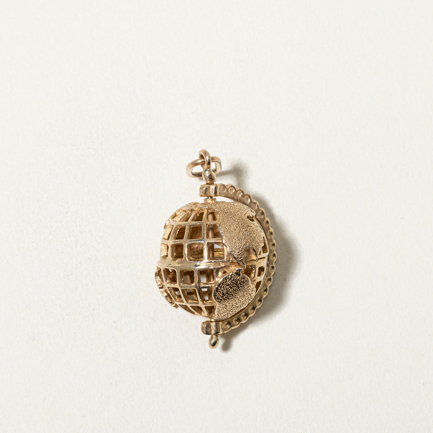 10k 3D Globe Charm