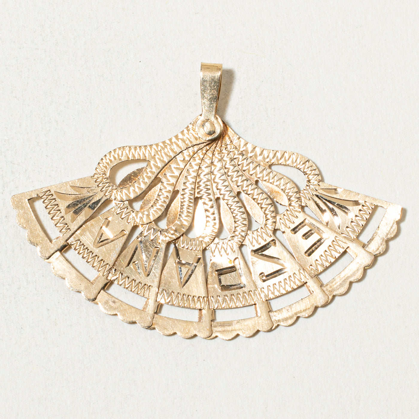 18k "Malaga, España" Fan Pendant