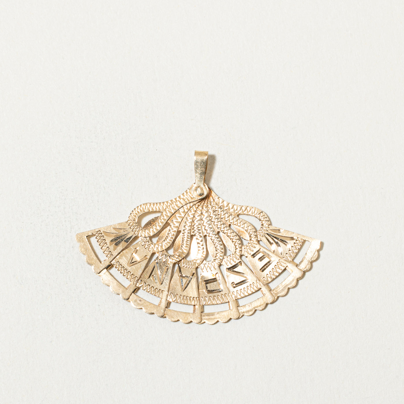 18k "Malaga, España" Fan Pendant