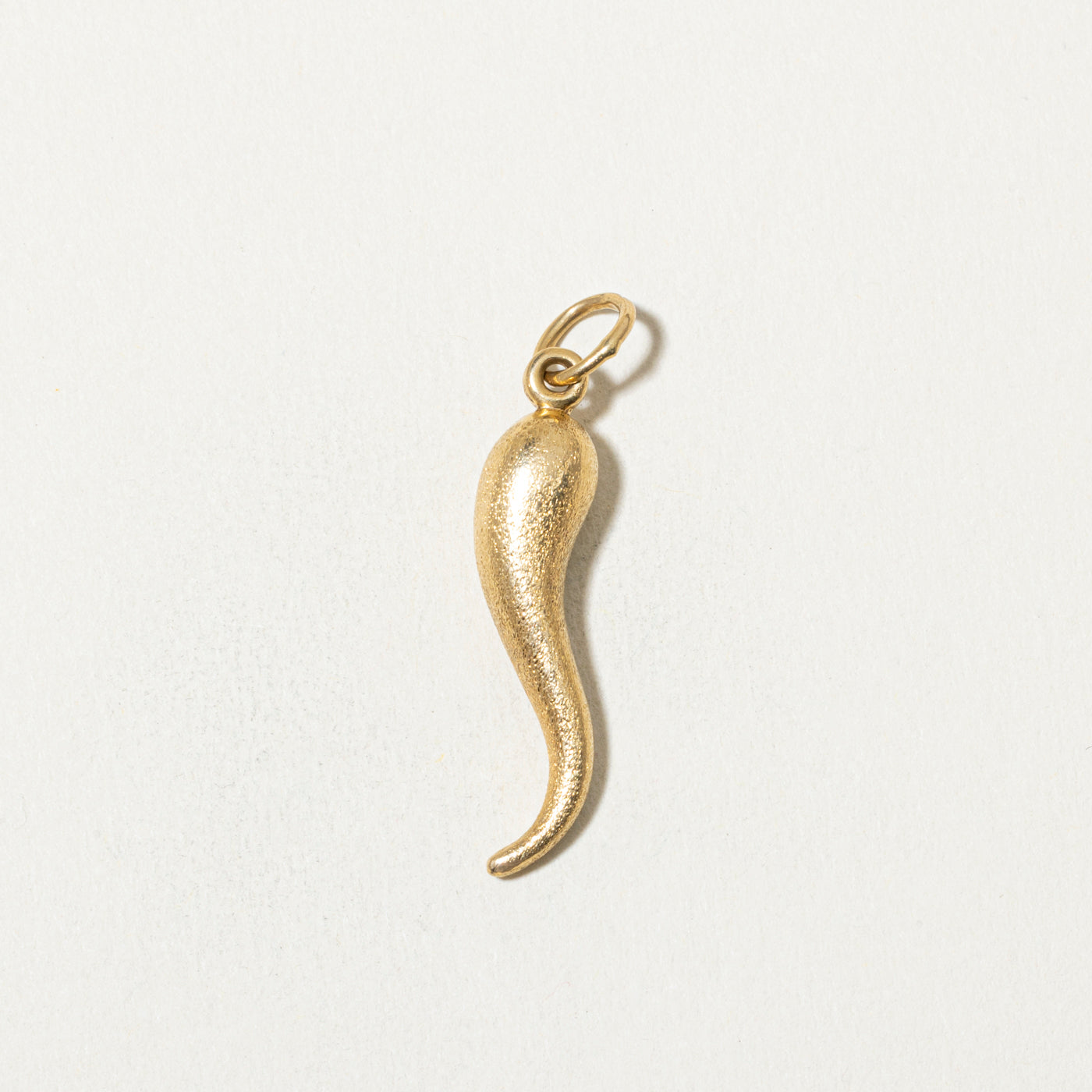 18k Cornicello Textured Charm