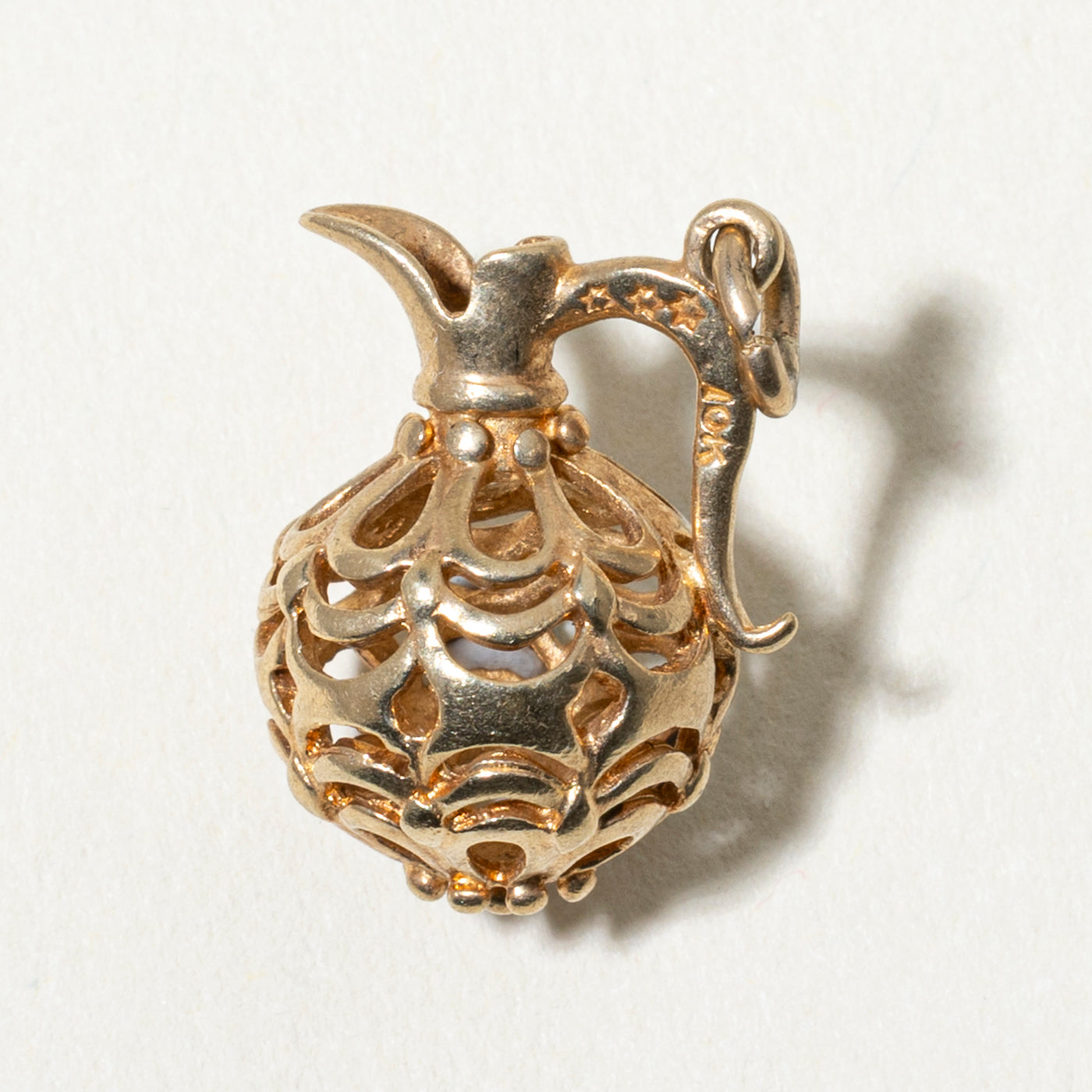 10k Openwork Carafe Charm