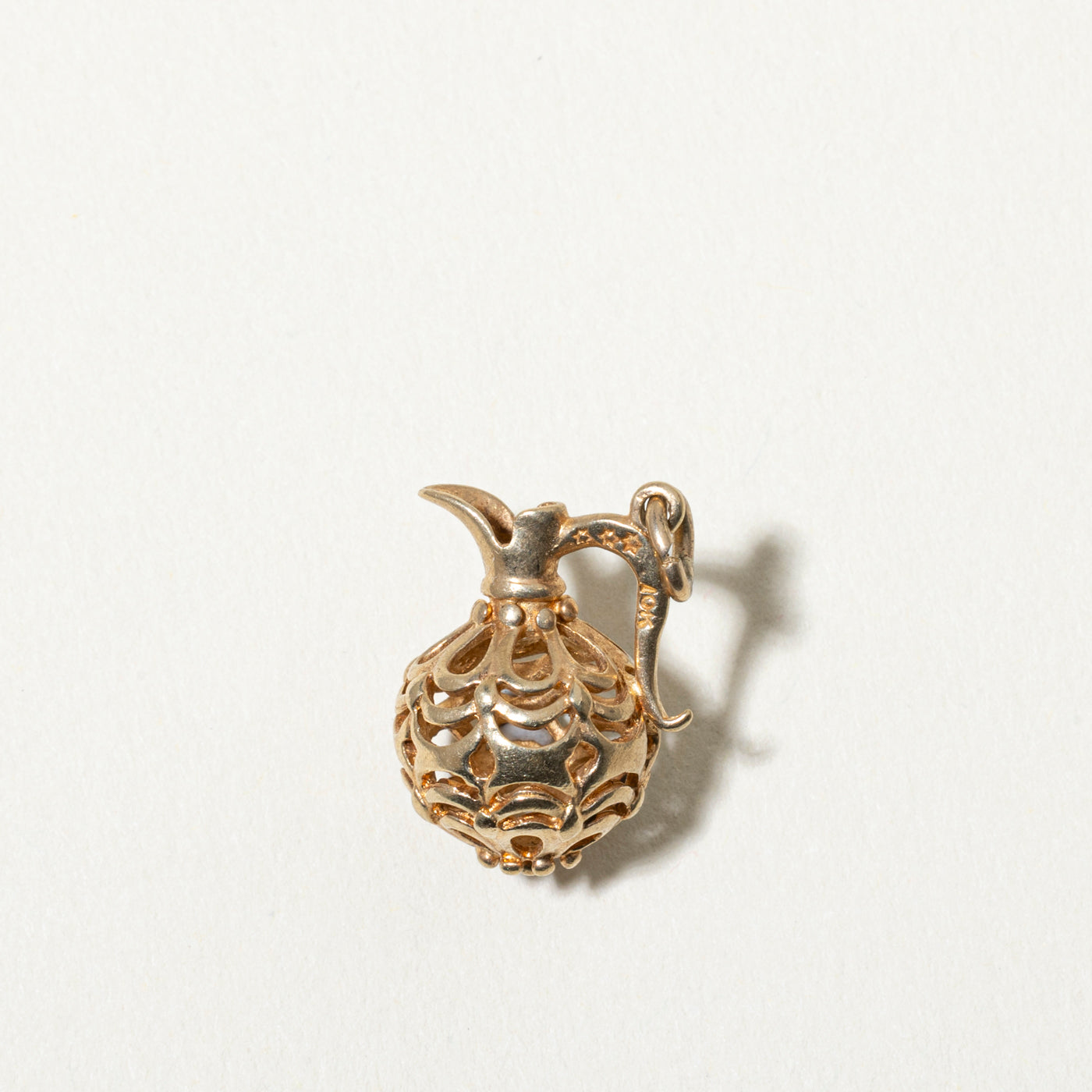 10k Openwork Carafe Charm