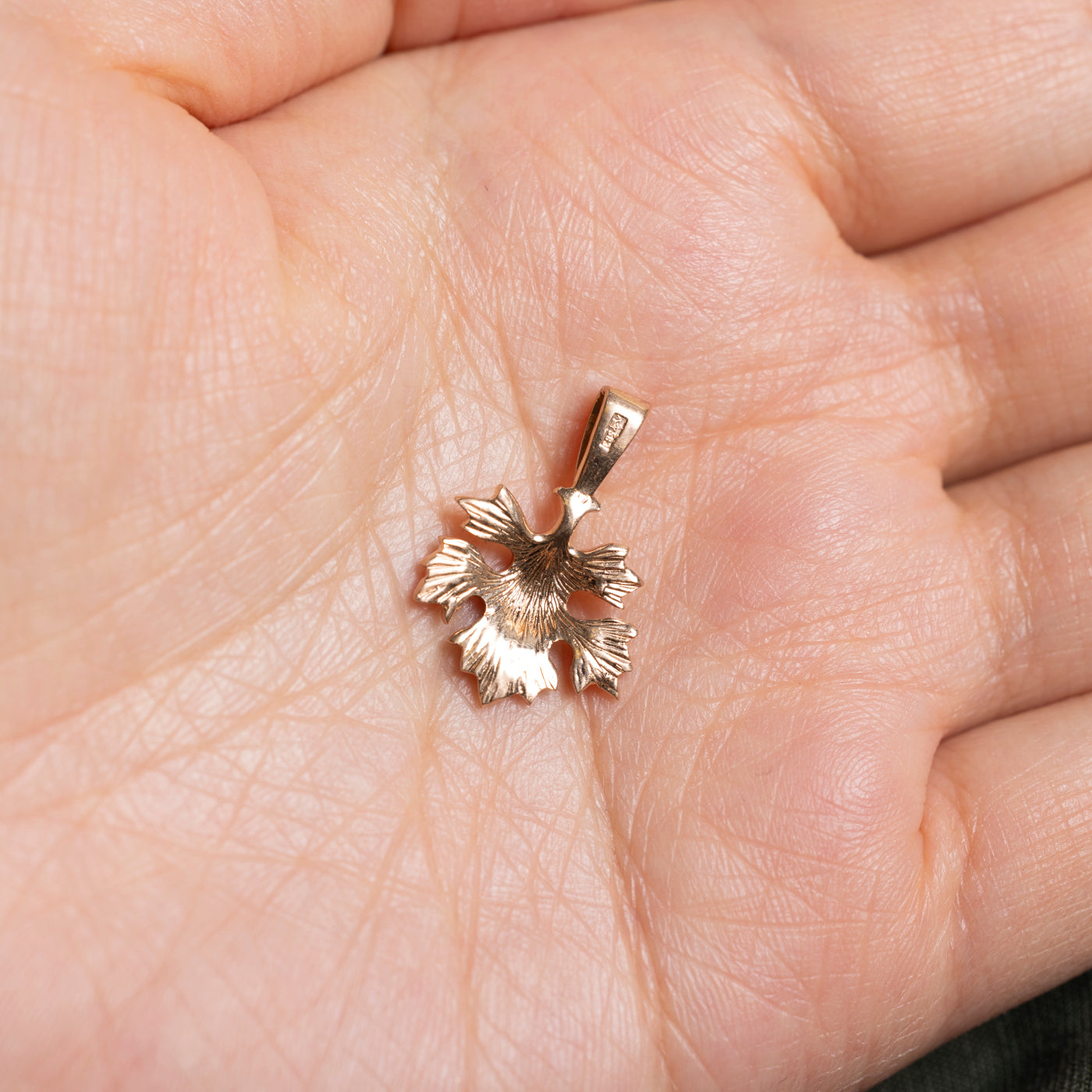 1989 Leningrad 14k Leaf Pendant