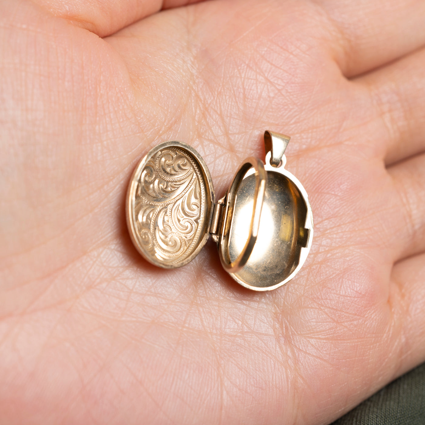 10k Scrollwork Engraved Locket Pendant