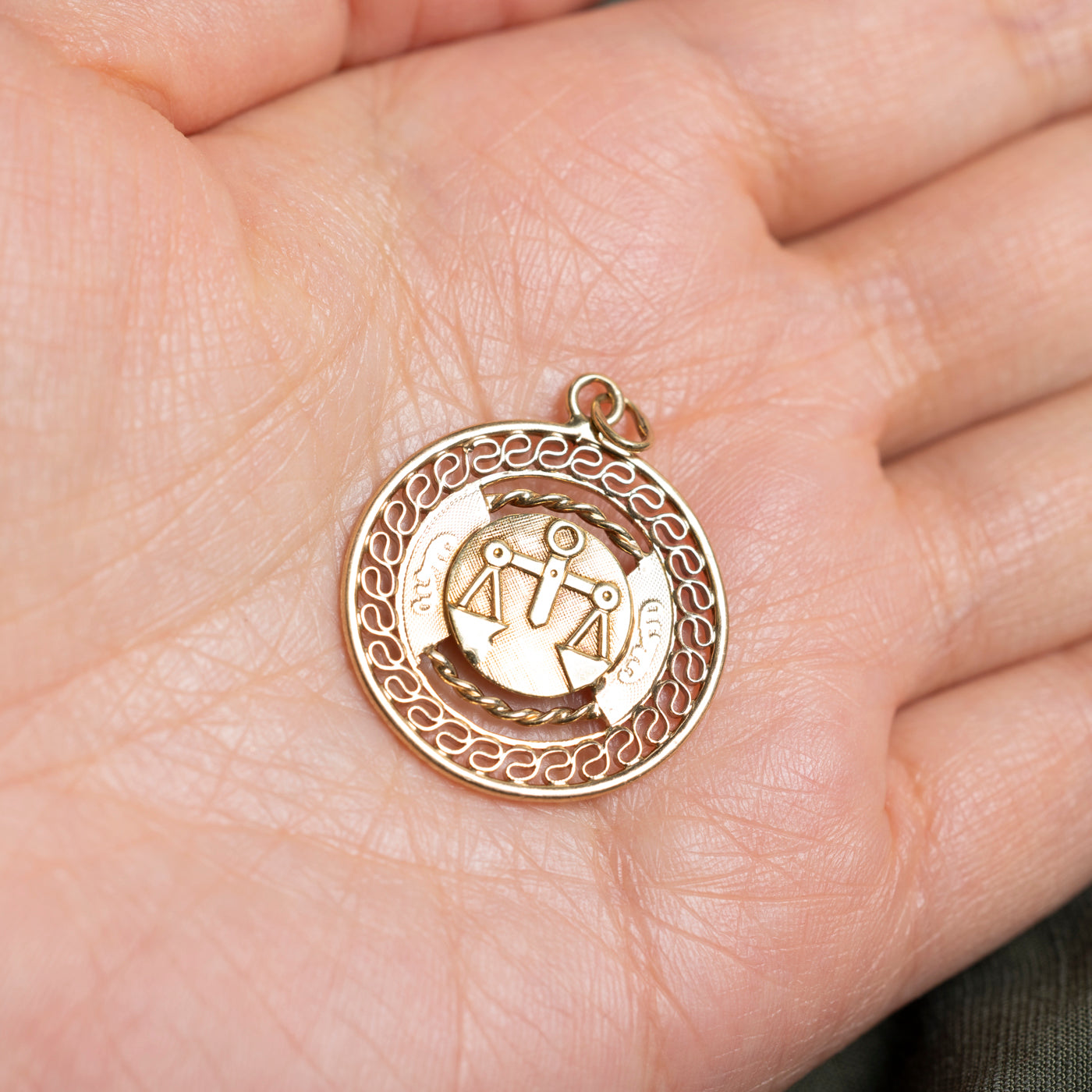 14k Libra Zodiac Pendant