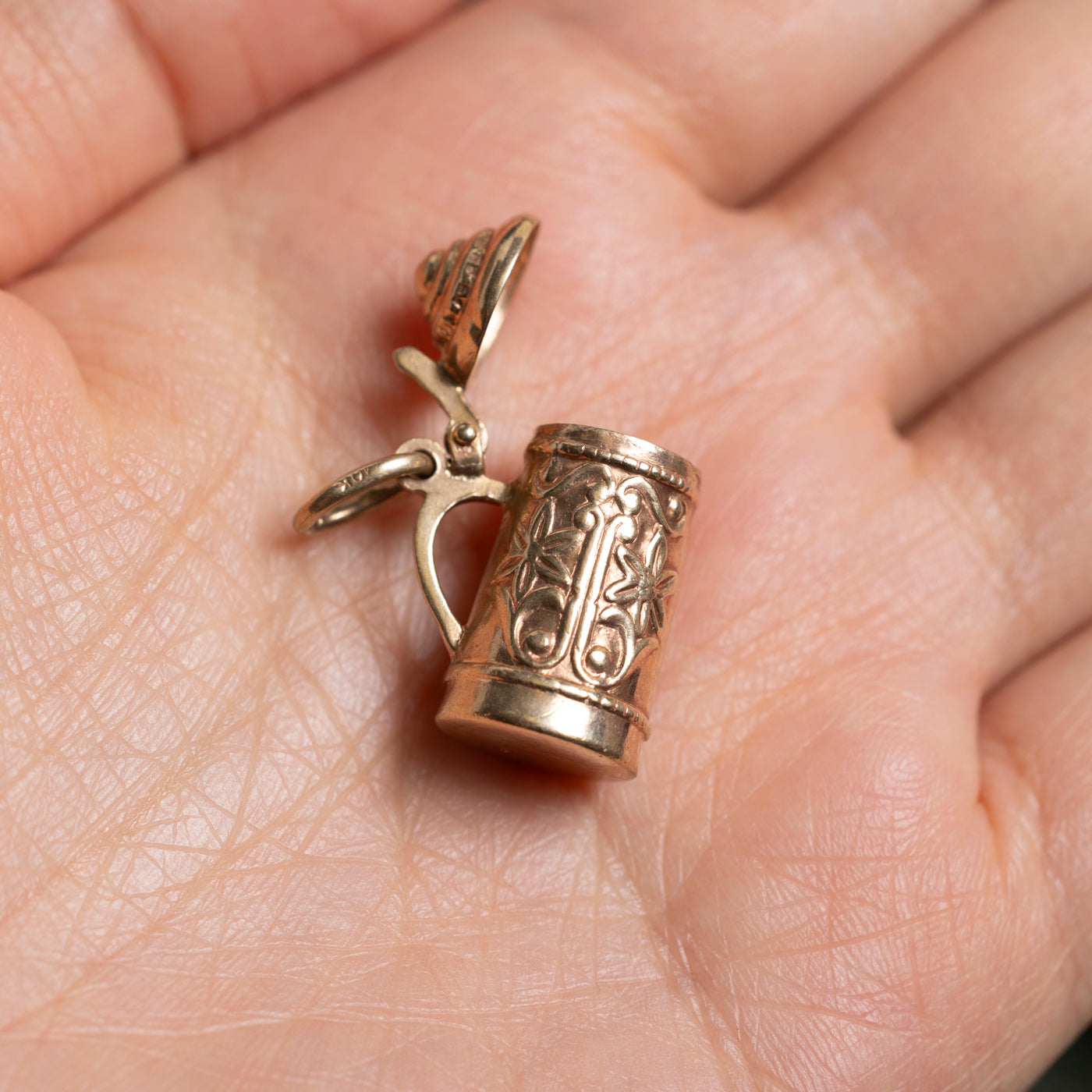 10k Floral Beer Stein Charm