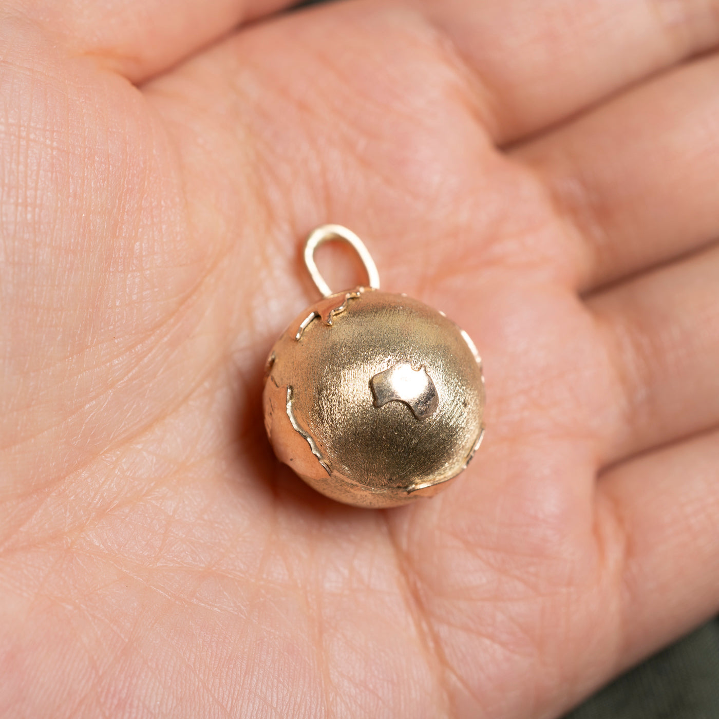 14k 3D Globe Charm