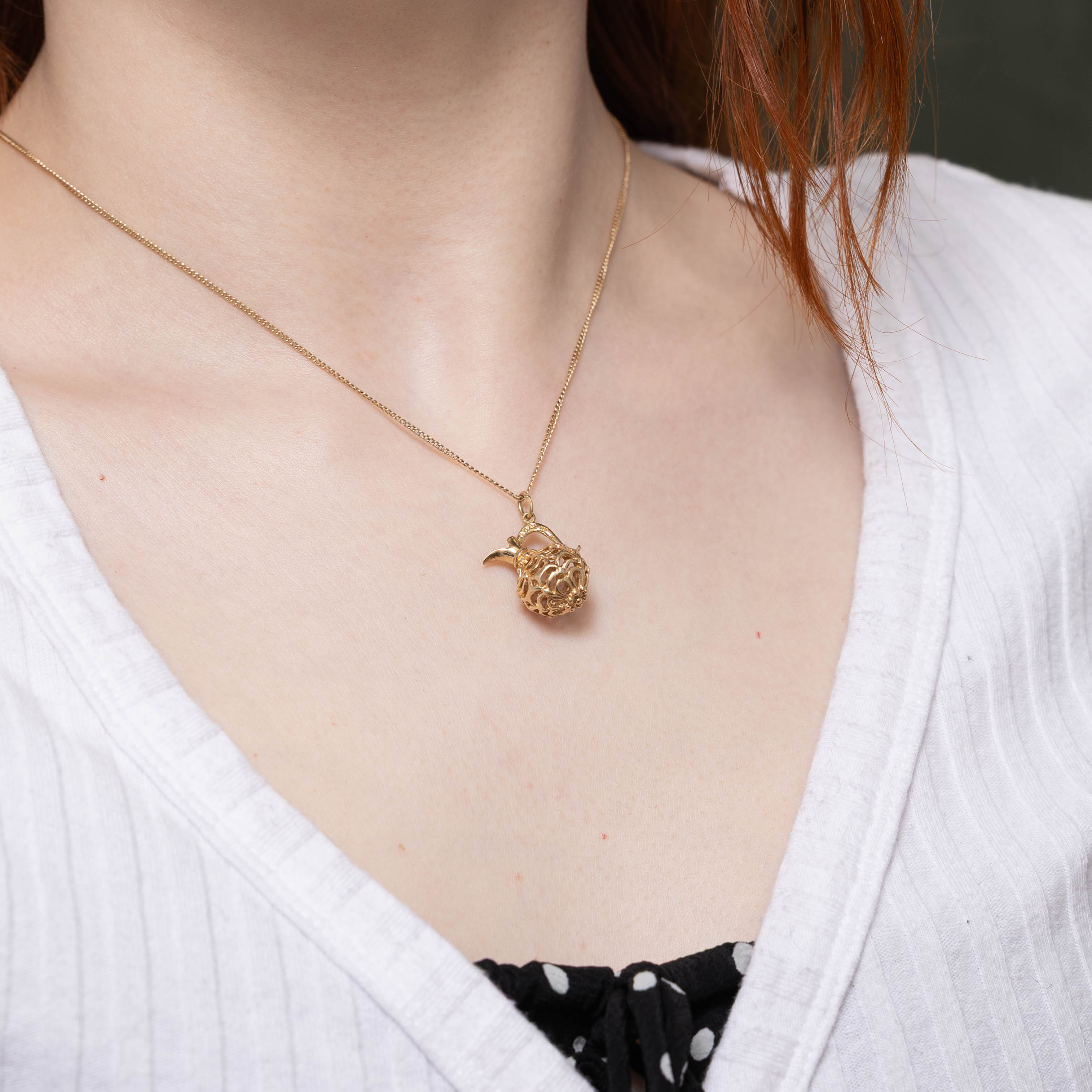 10k Ornate Carafe Charm