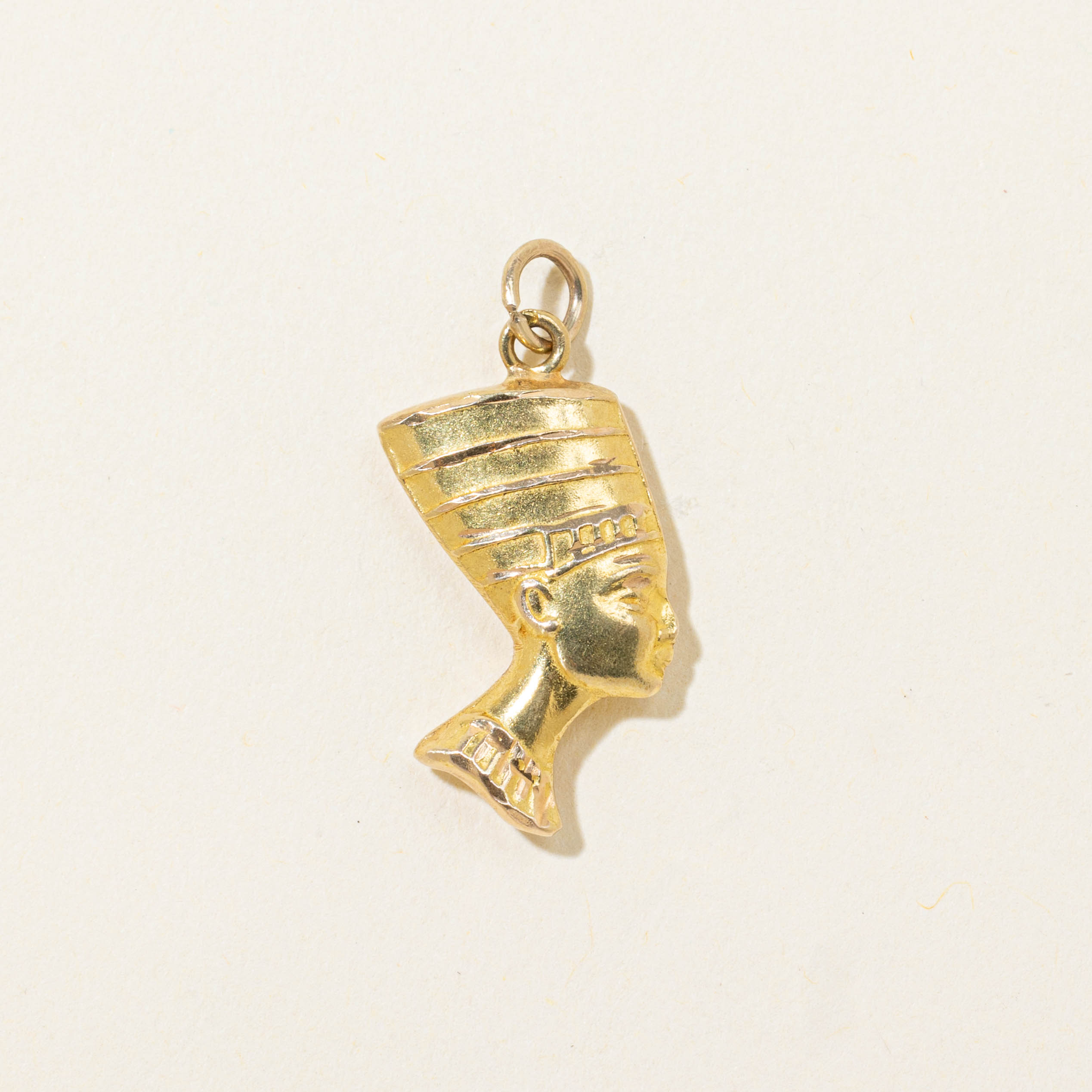 18k Queen Nefertiti Pendant