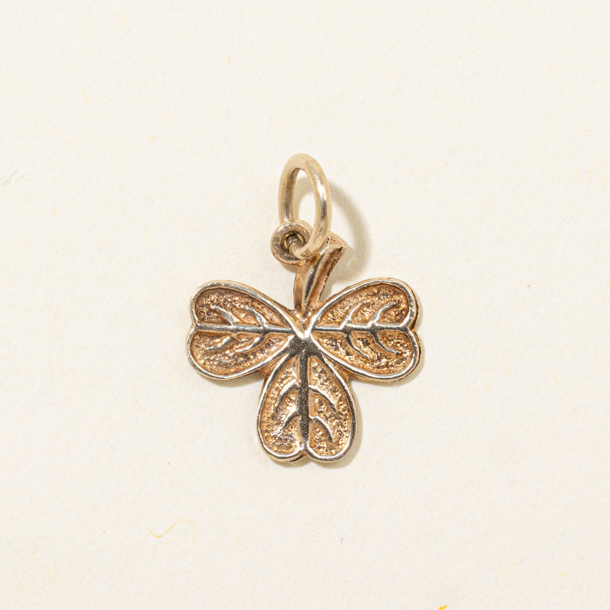 1969 Dublin 9k Clover Textured Charm