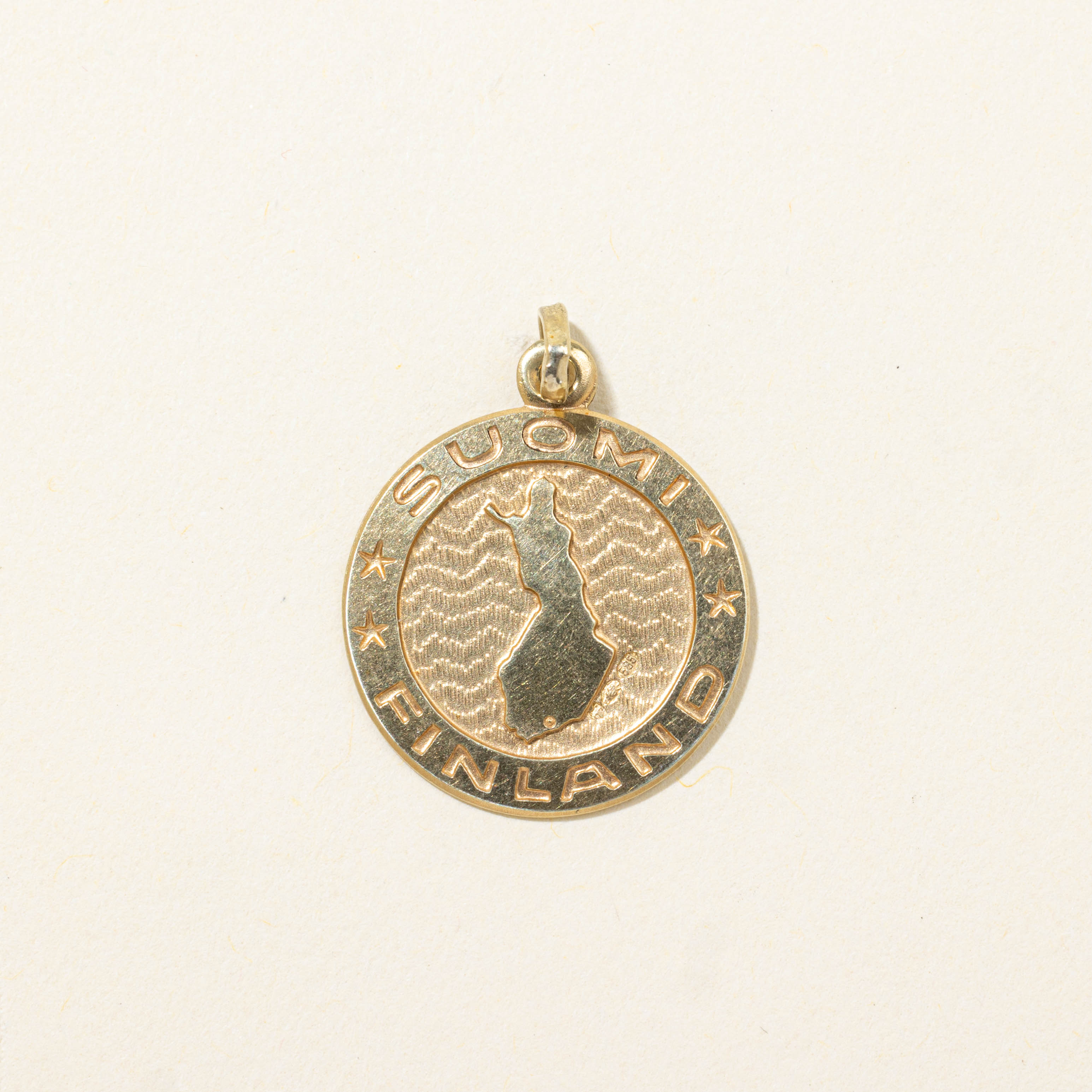 14k Finland Map Circle Pendant