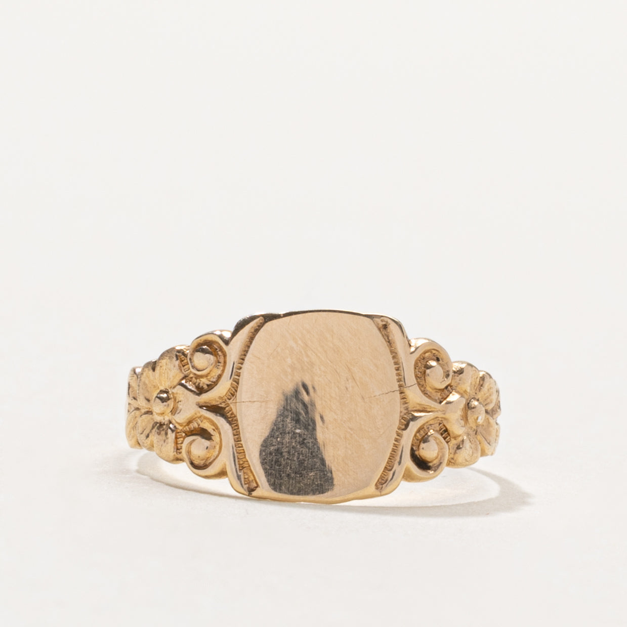 14k Flower Engraved Signet Ring | SZ 3.75