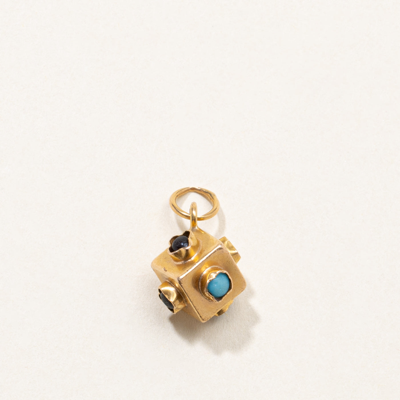 18k Yellow Gold Cube Pendant