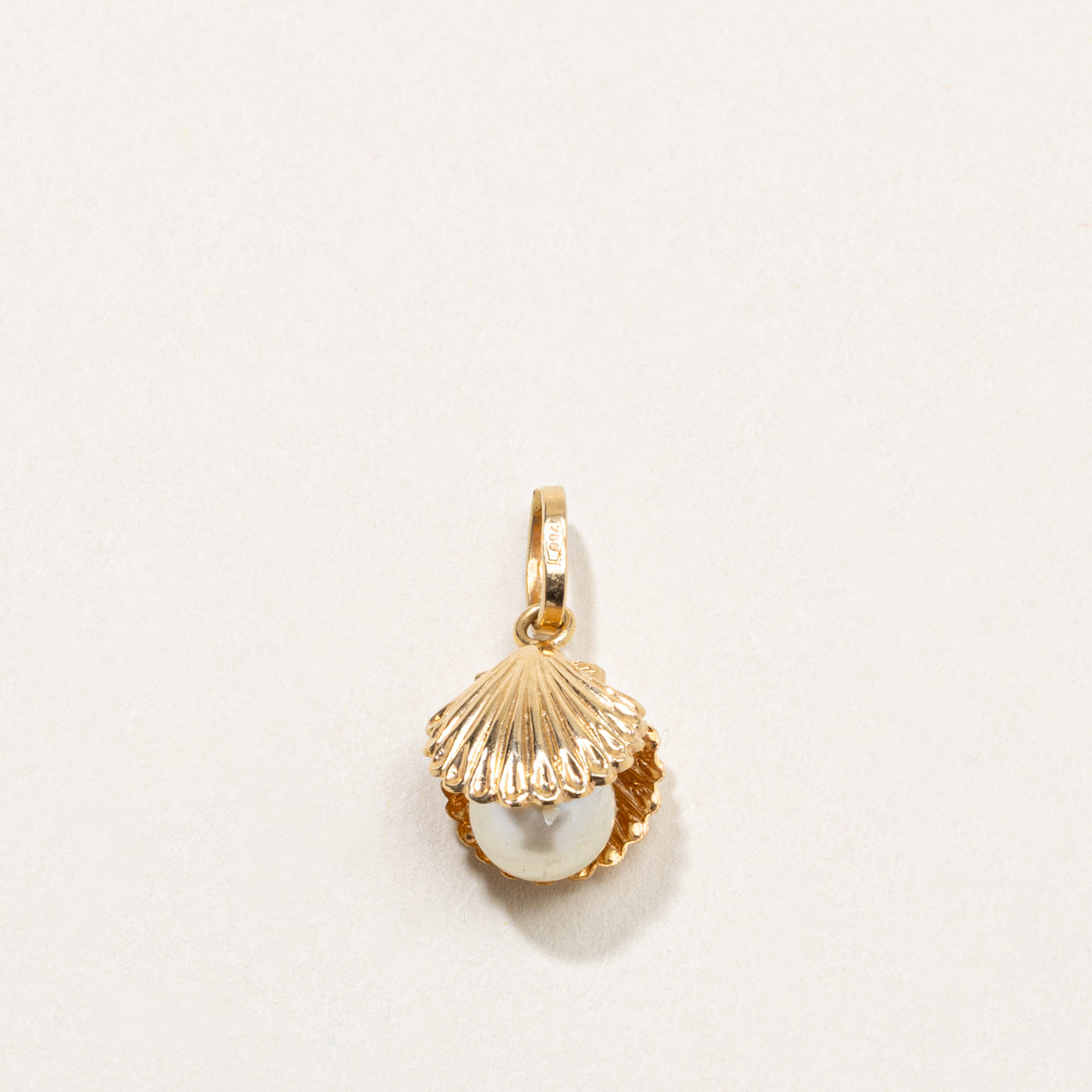 Italian 18k Pearl Shell Charm
