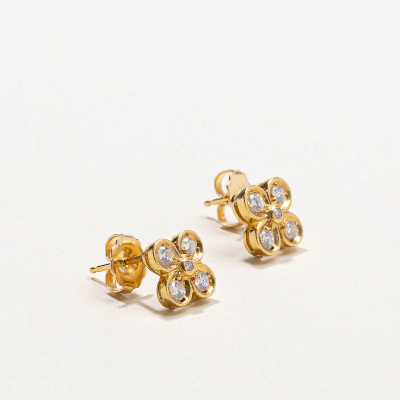 18k Diamond Clover Stud Earrings | 0.20ctw