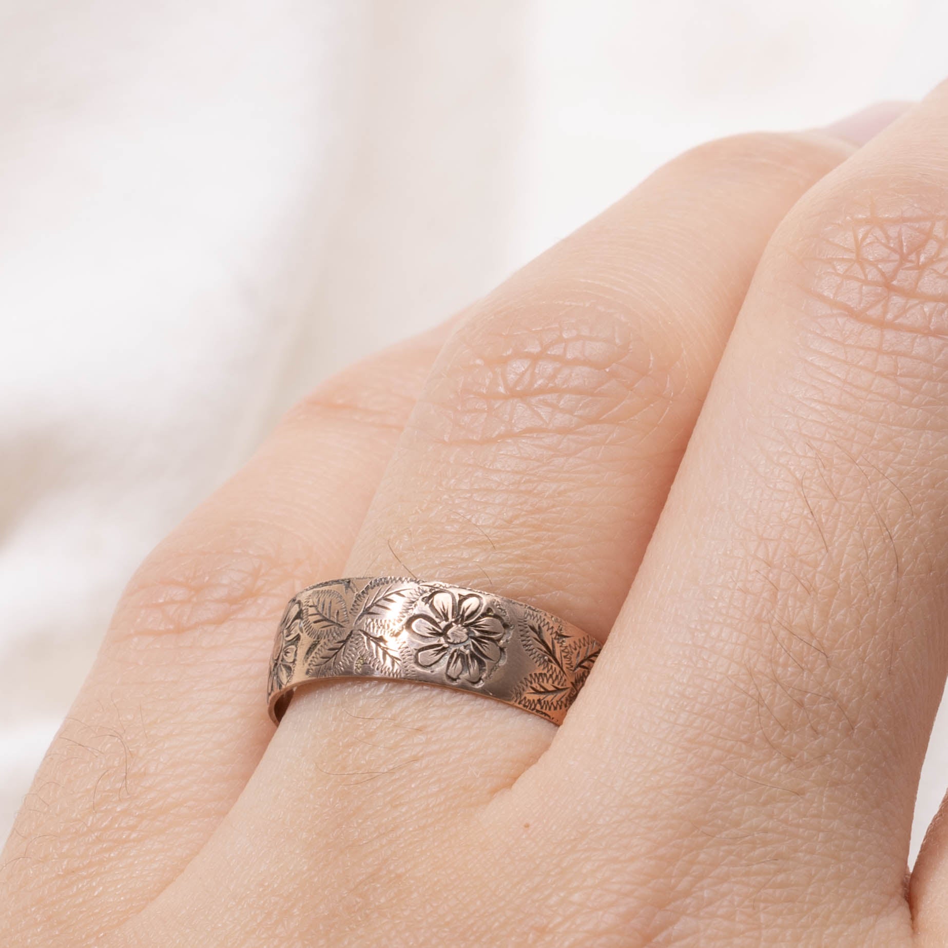 1937 Chester UK Floral Engraved Band | SZ 8