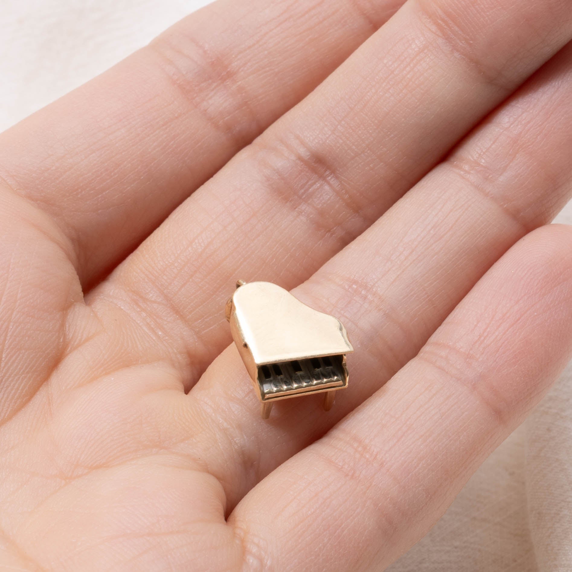 14k Piano Charm