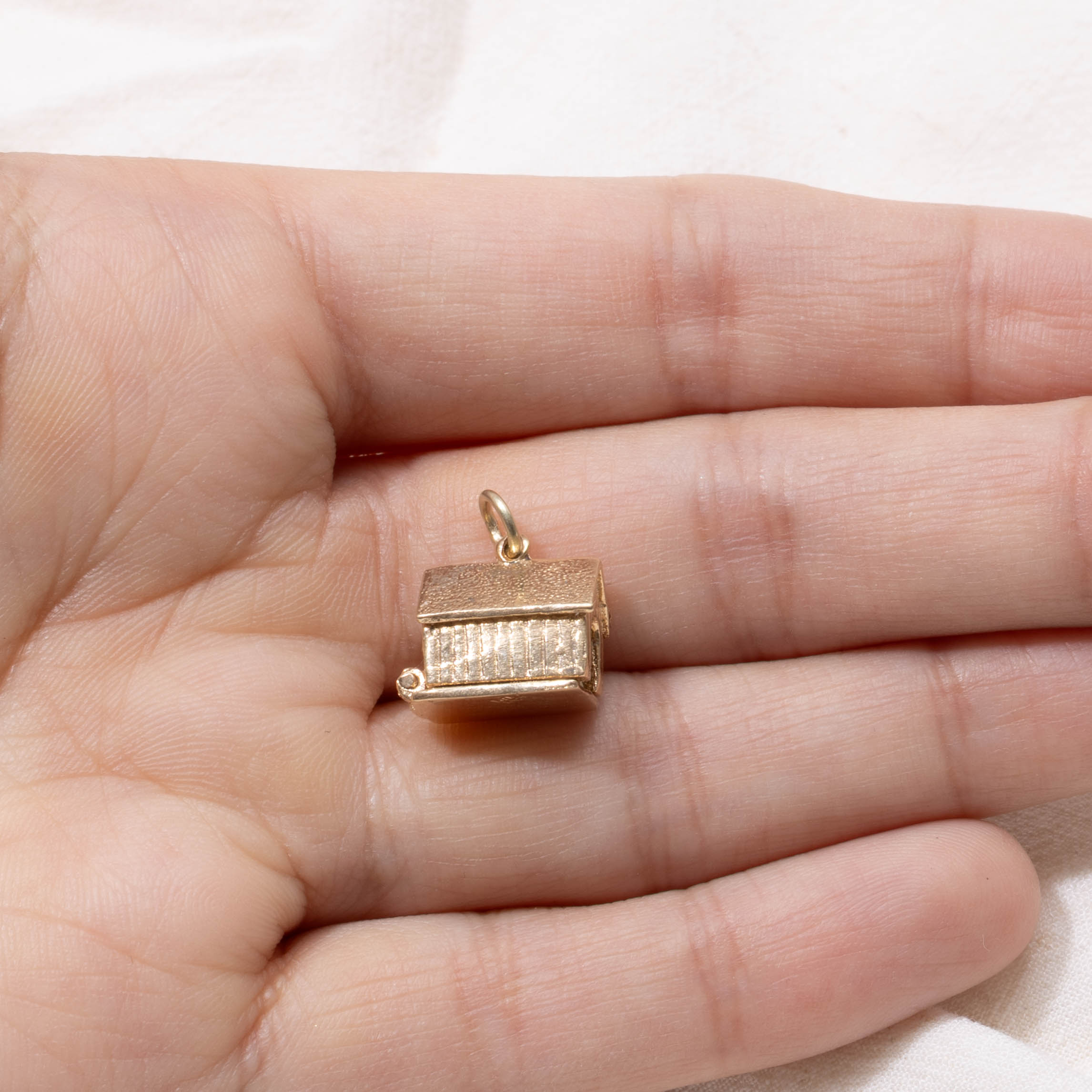 14k Doghouse Charm