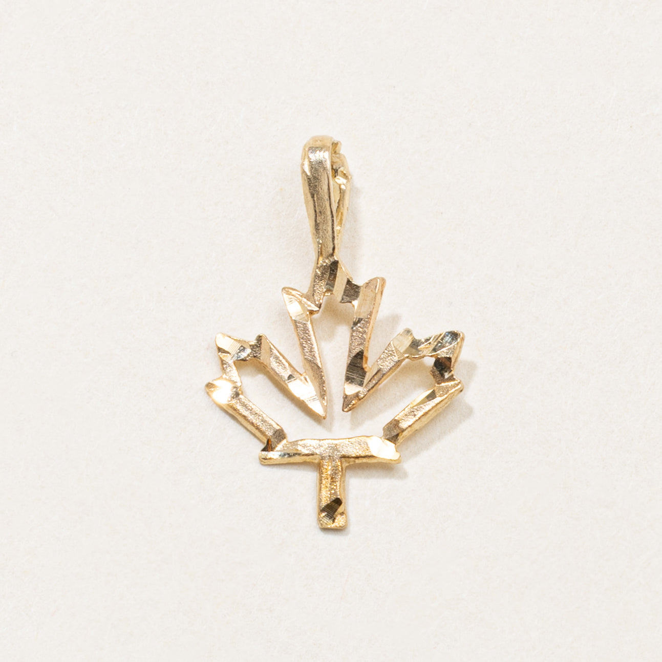 10k Maple Leaf Pendant