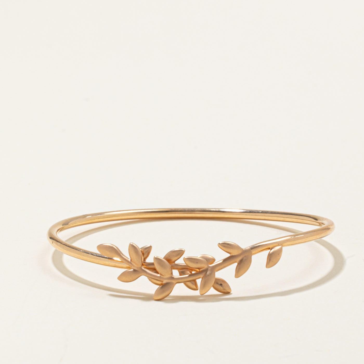 18k Leafy Bangle Bracelet | 6"
