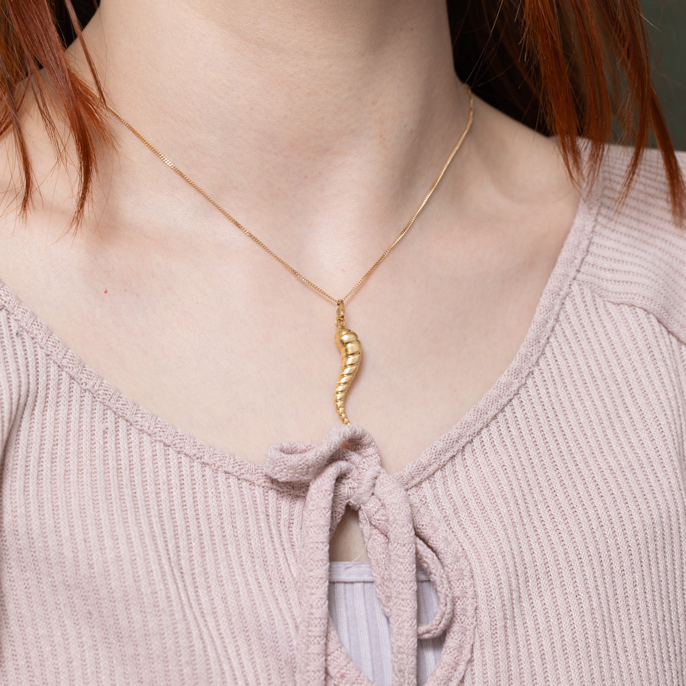 18k Grooved Cornicello Charm