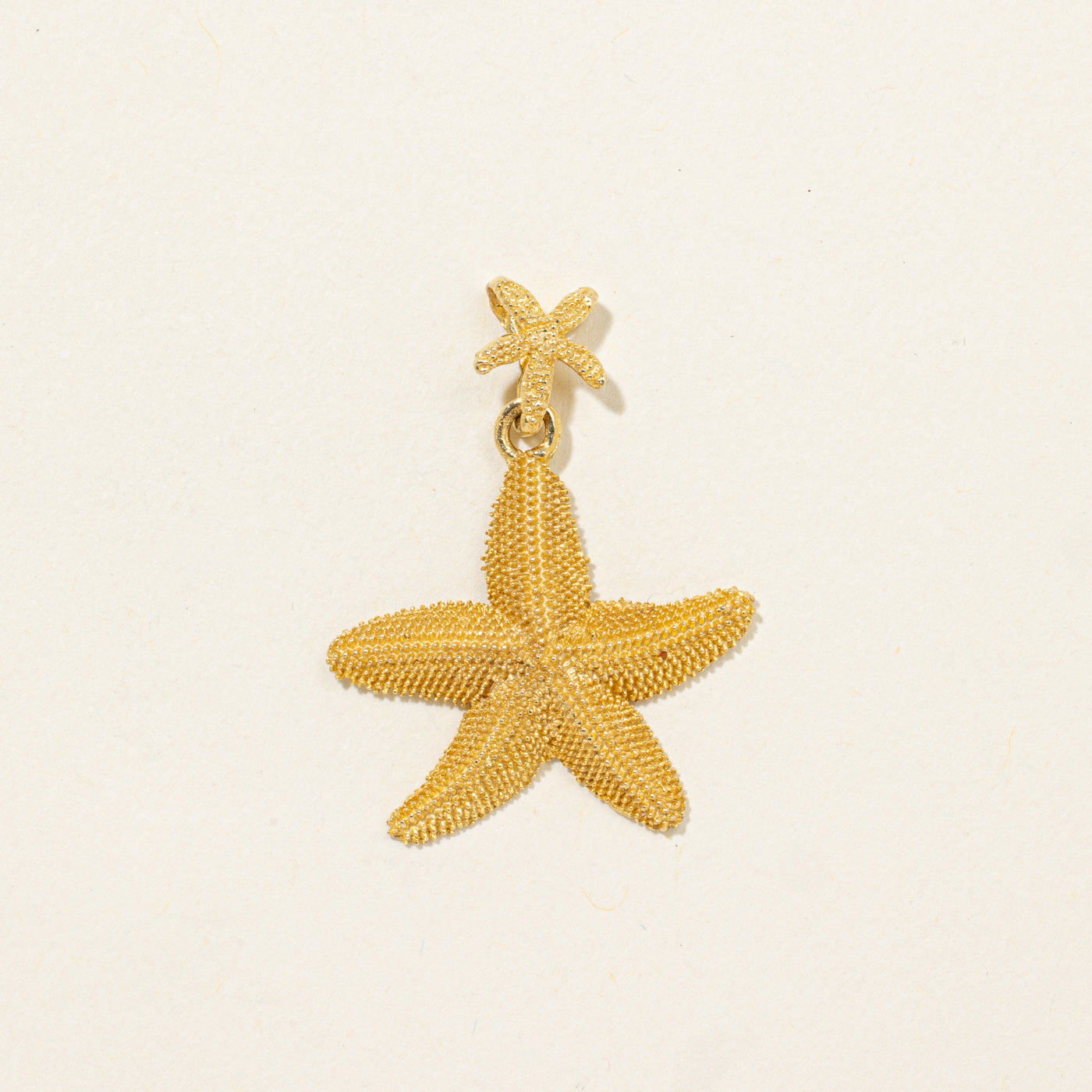 18k Textured Starfish Pendant