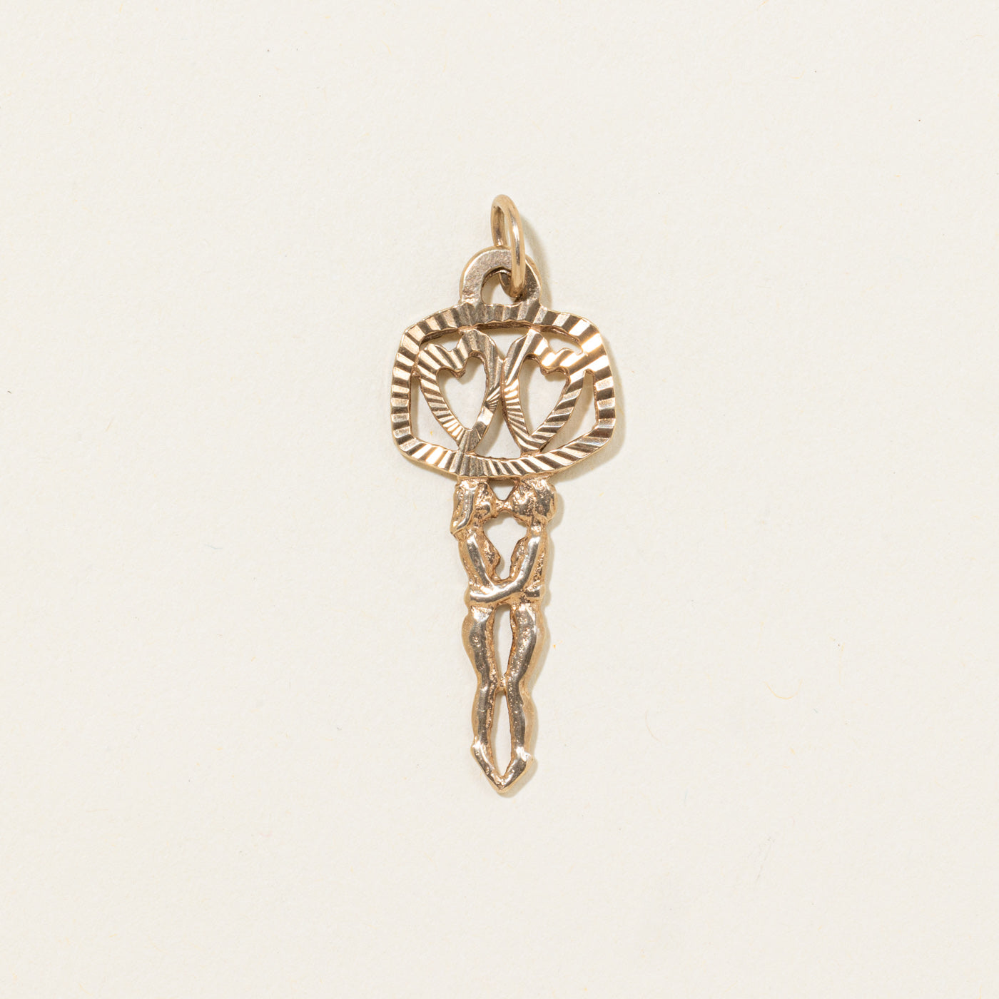 10k Kissing Couple Heart Key Charm