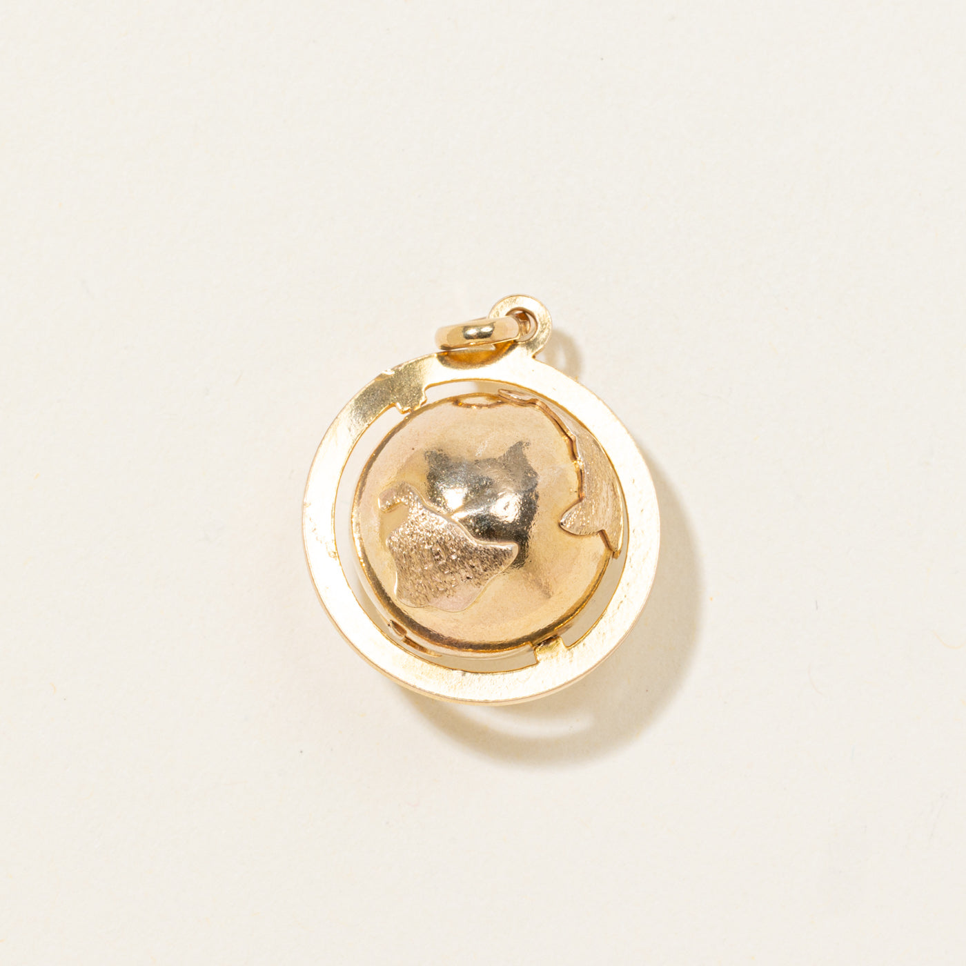 10k Globe Charm
