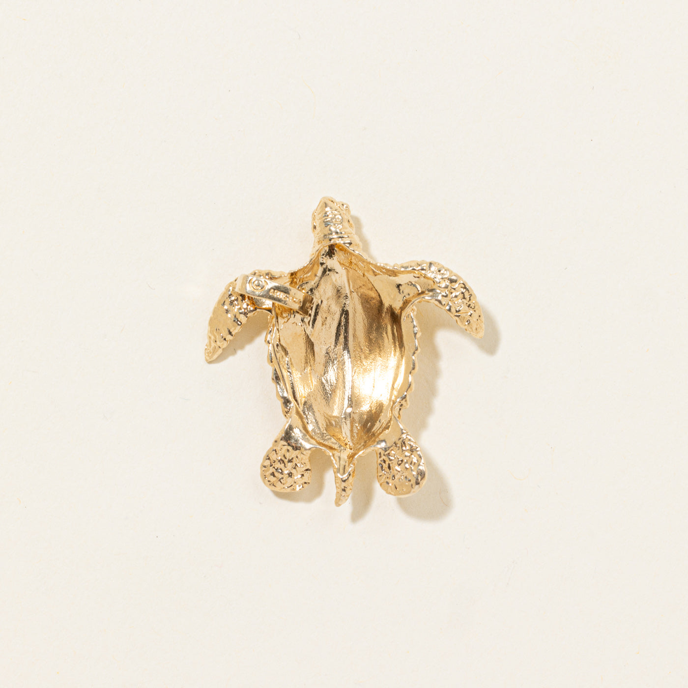 14k Turtle Pendant