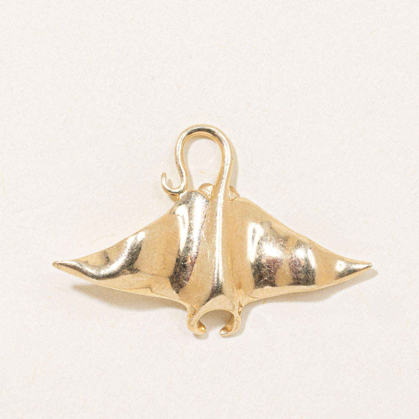 14k Manta Ray Pendant