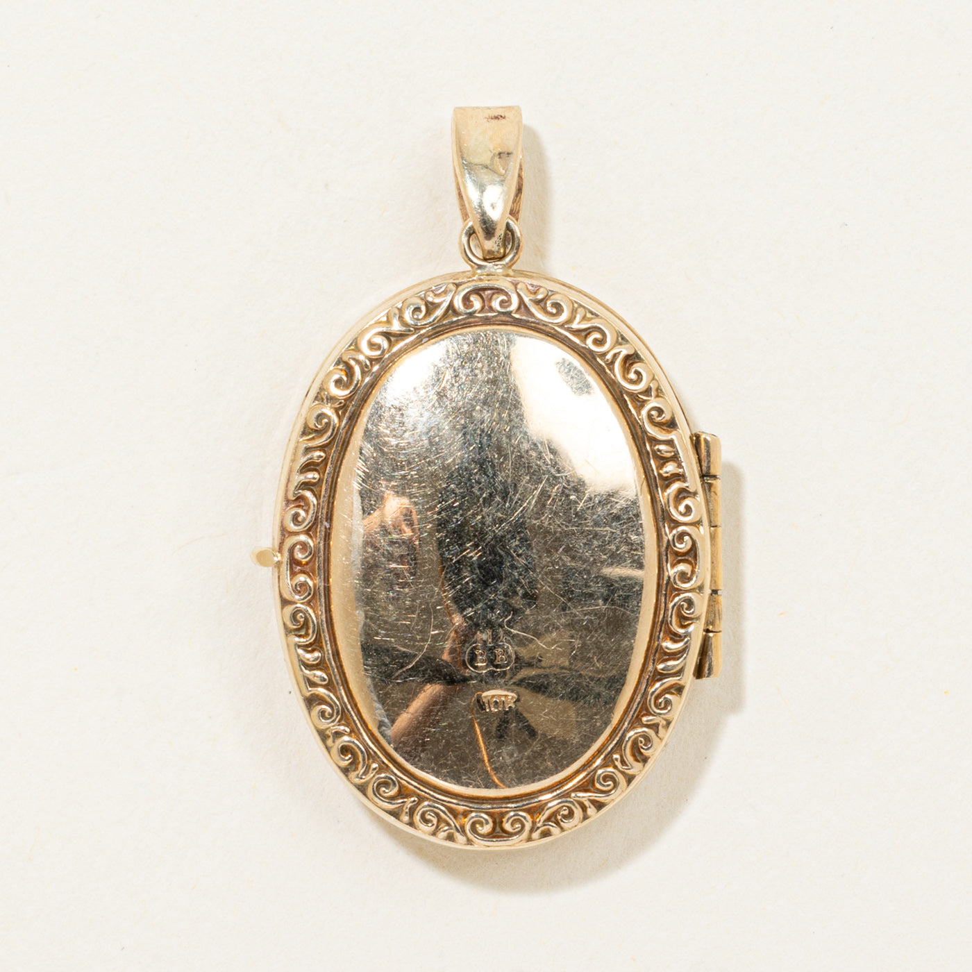 10k Yellow Gold Engraved Locket