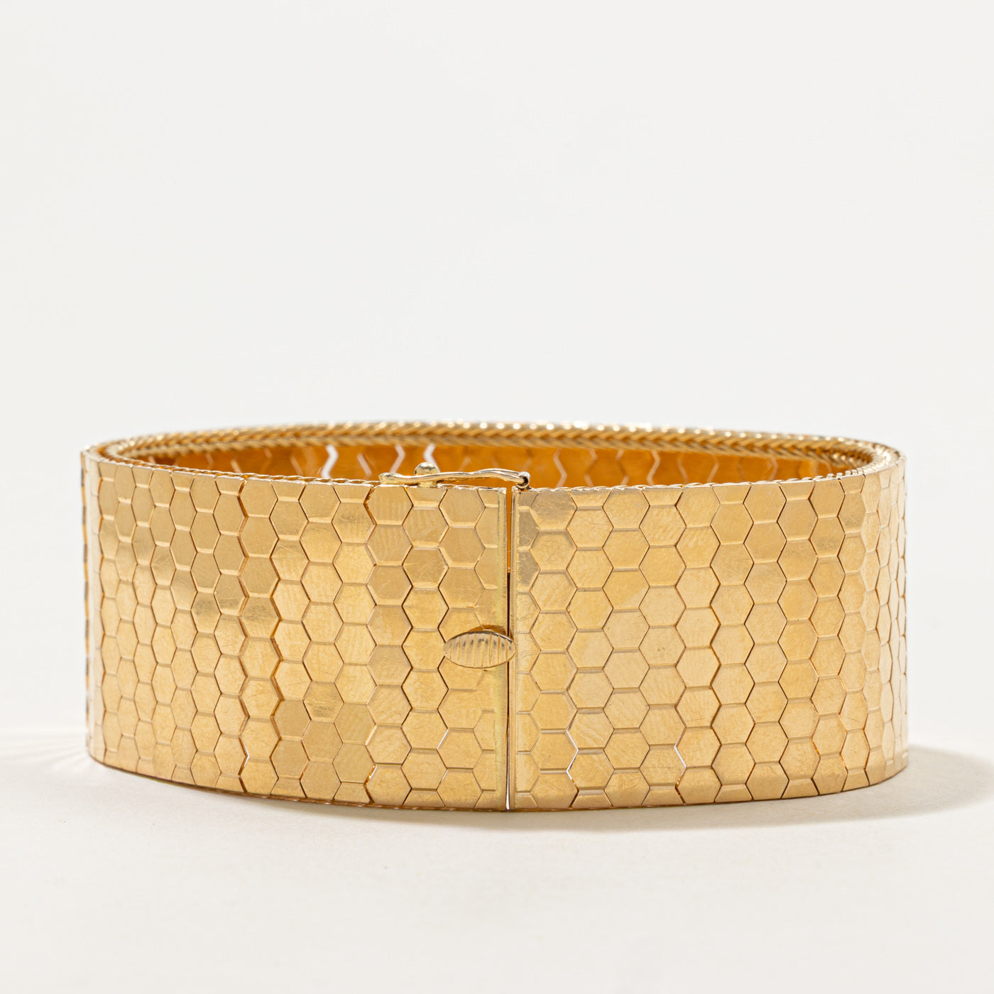 Vintage Italian 18k Hexagon Textured Bracelet | 24.50mm | 7.25"
