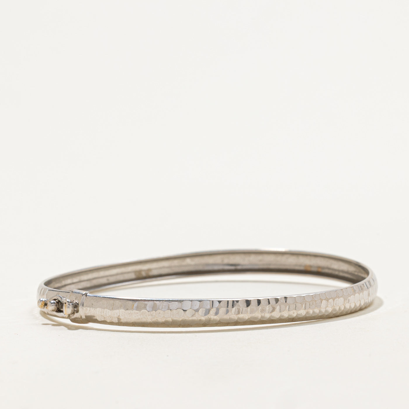 14k Hammered Bangle | 7.6mm | 7.5"