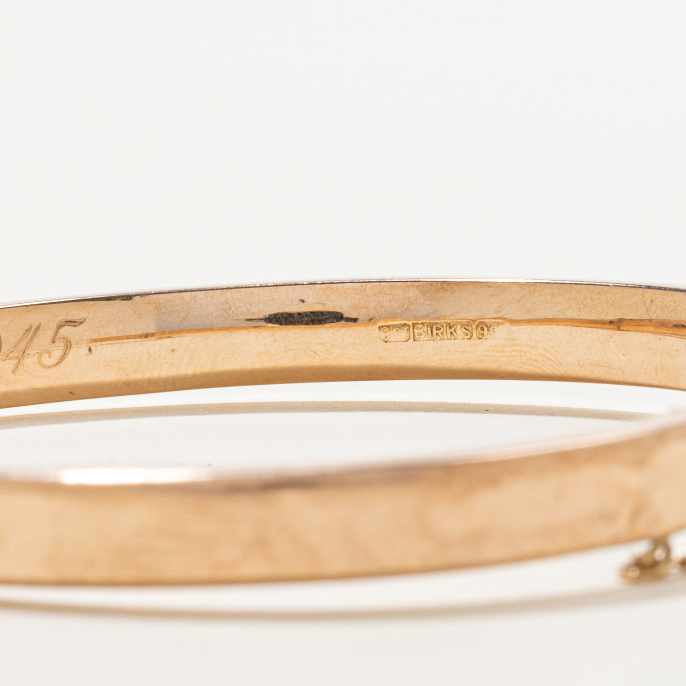 ‘Birks’ 9k Engraved Floral Bangle | 6.40mm | 7"