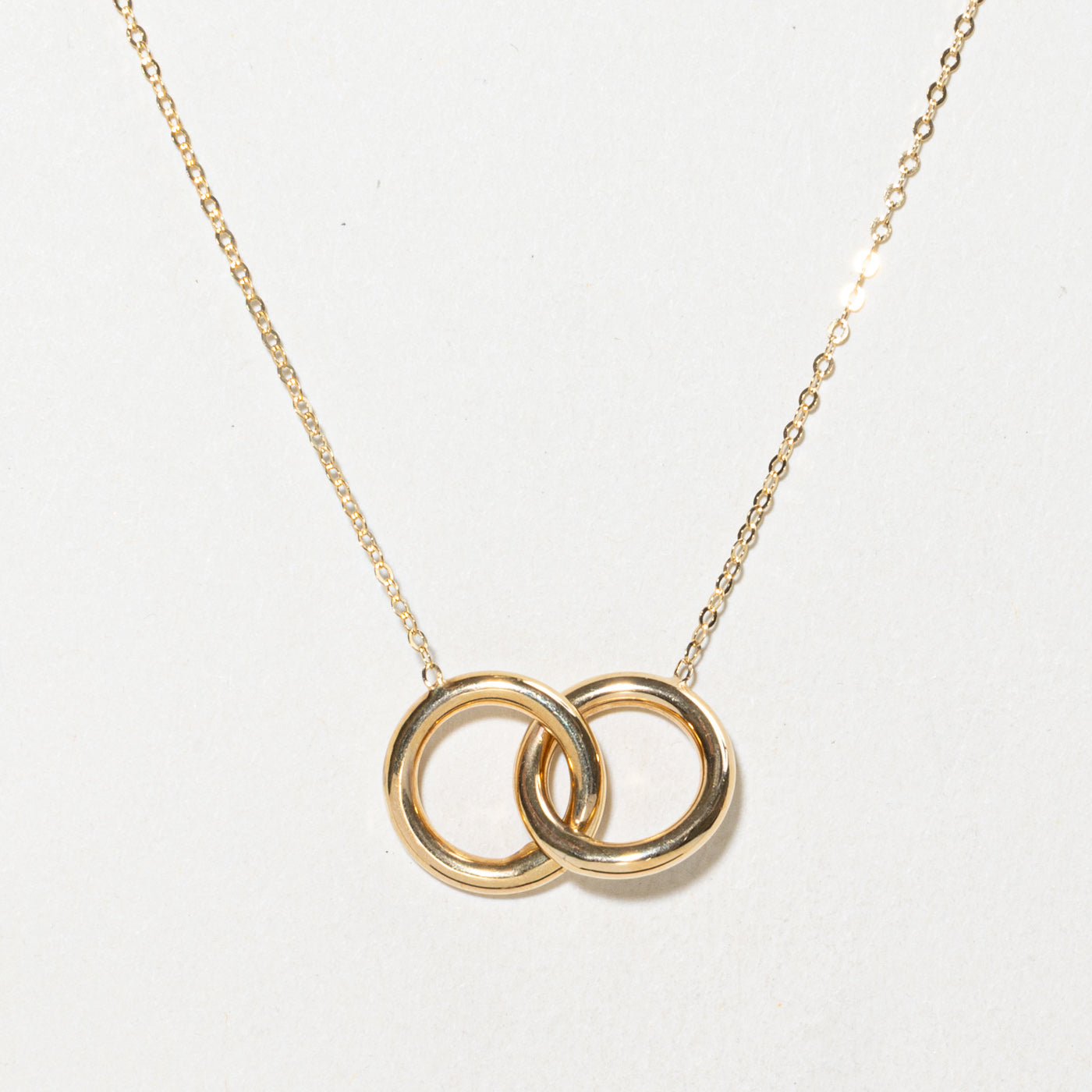 14k Interlocking Circles Necklace | 18"