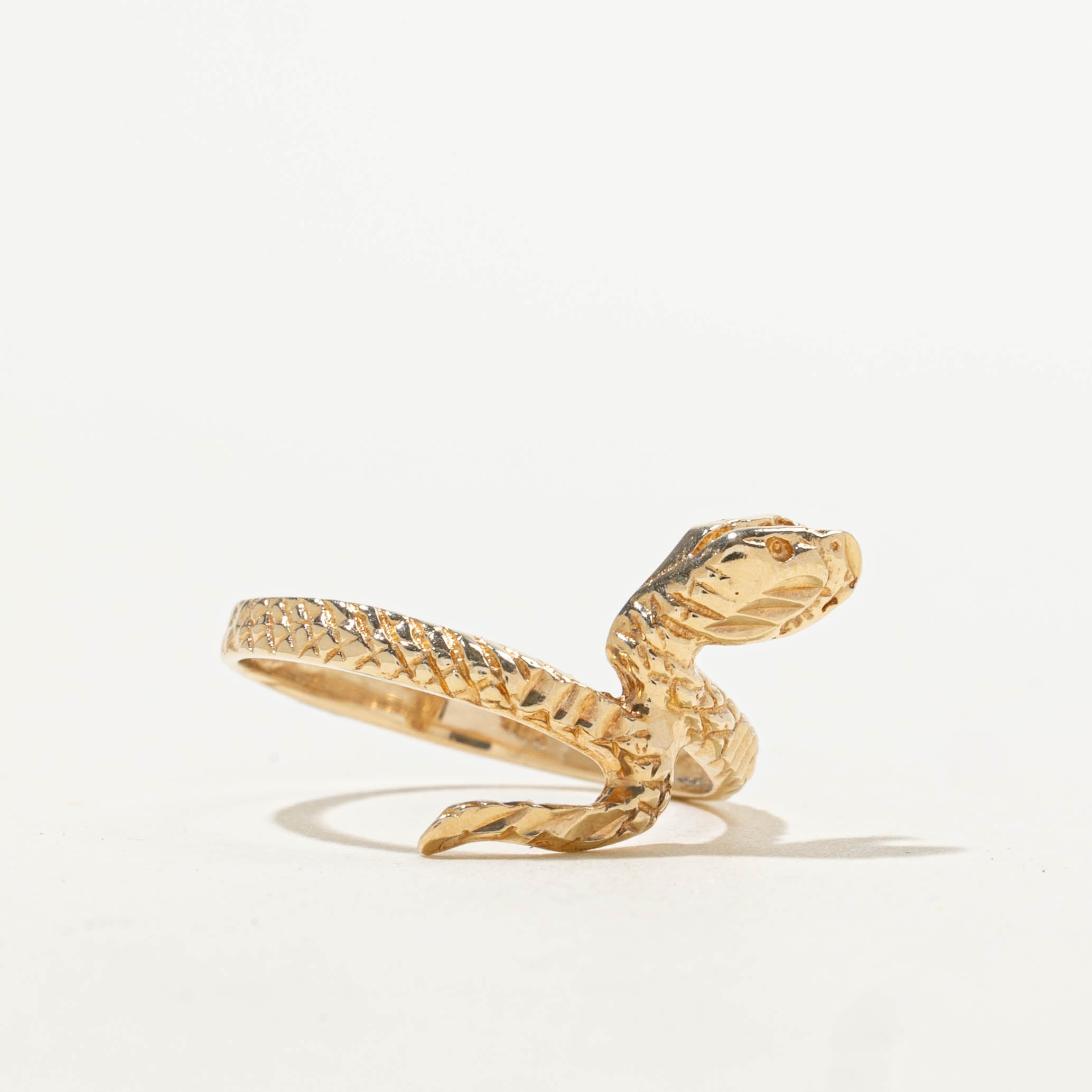 10k Yellow Gold Textured Snake Ring | SZ 6