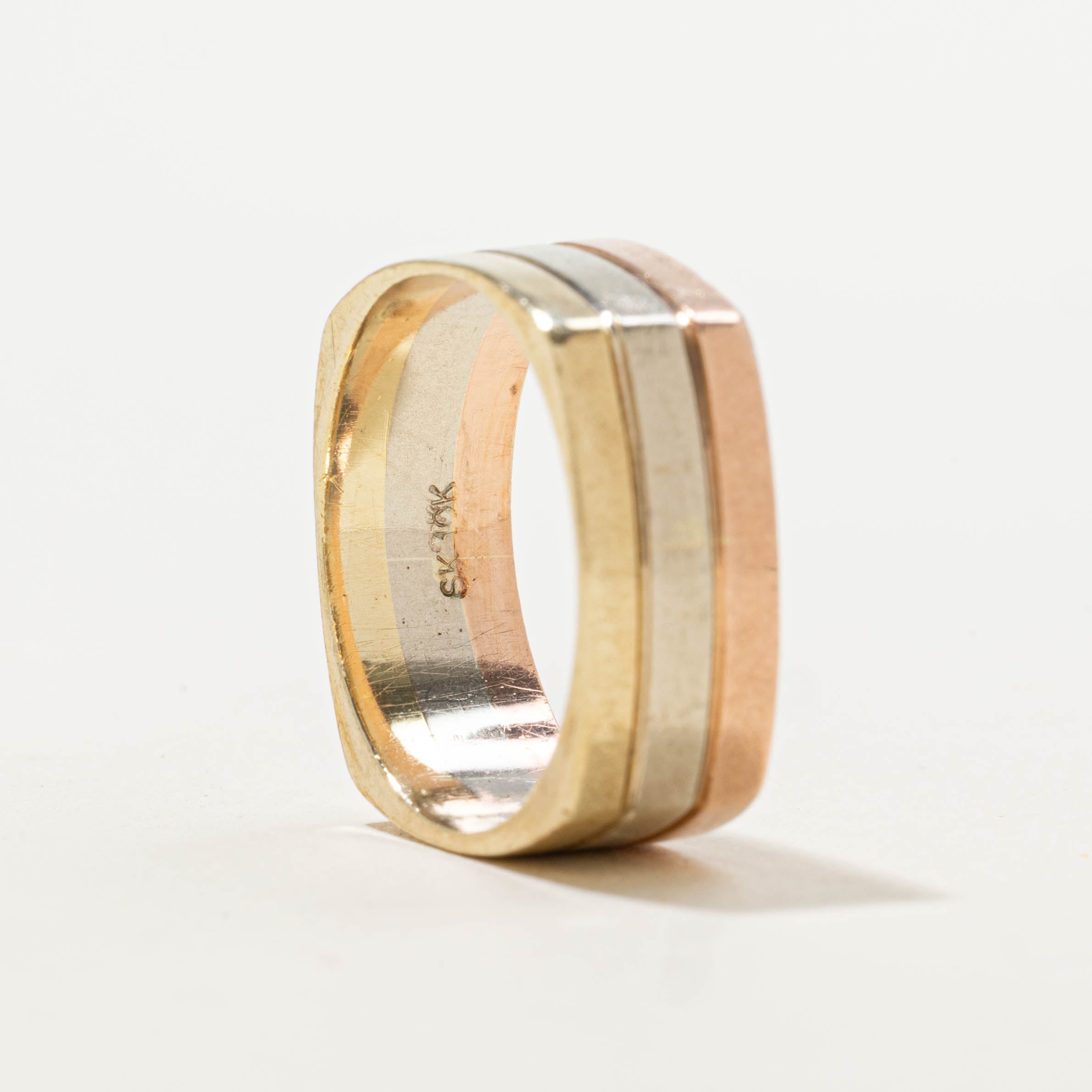 10k Tri-Tone Soft Square Grooved Band | 7.25mm | SZ 8.25