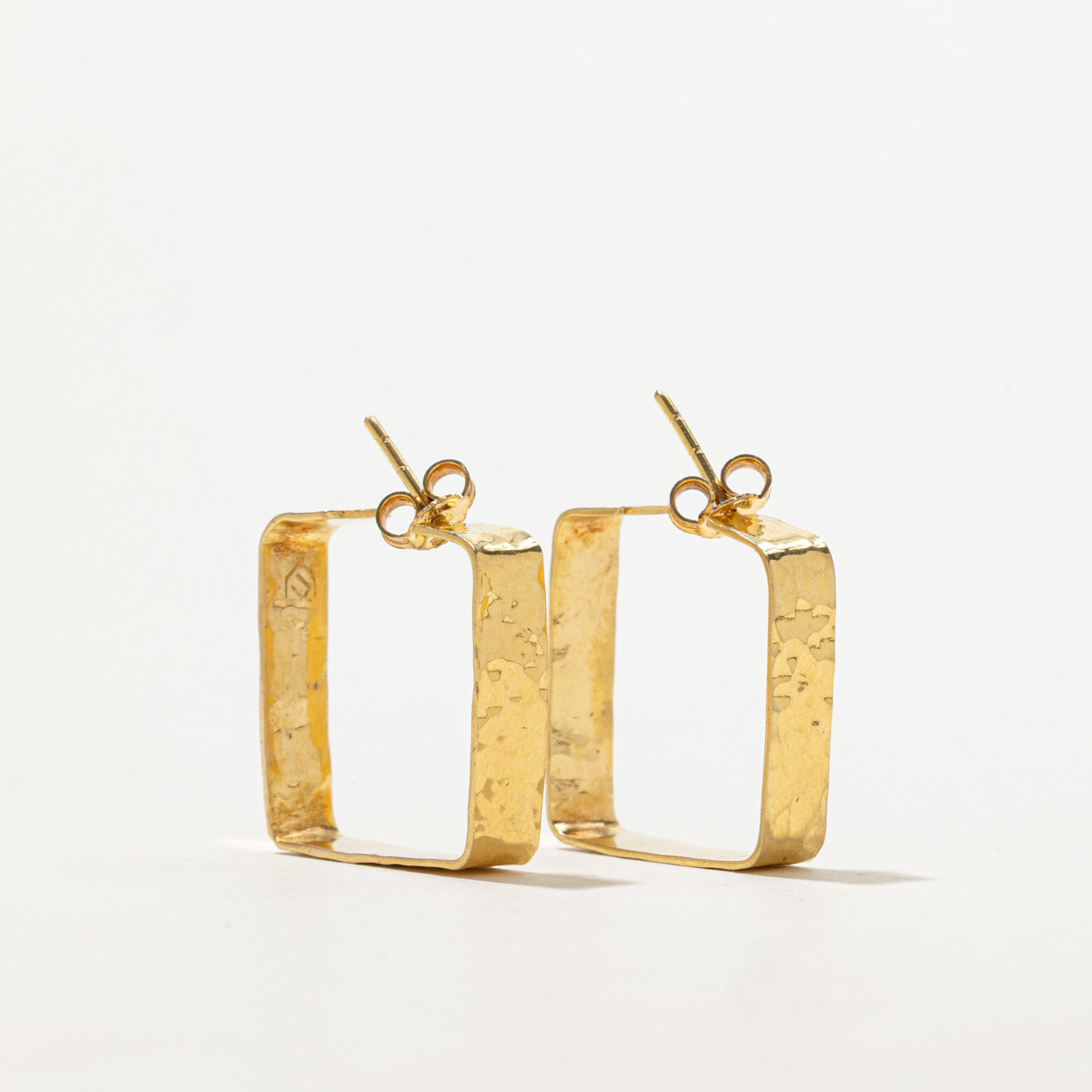 18k Yellow Gold Textured Soft-Square Hoop Earrings
