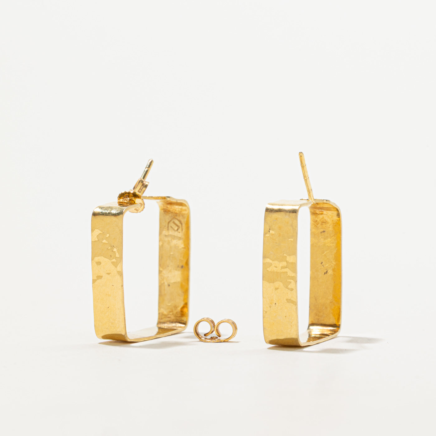 18k Yellow Gold Textured Soft-Square Hoop Earrings