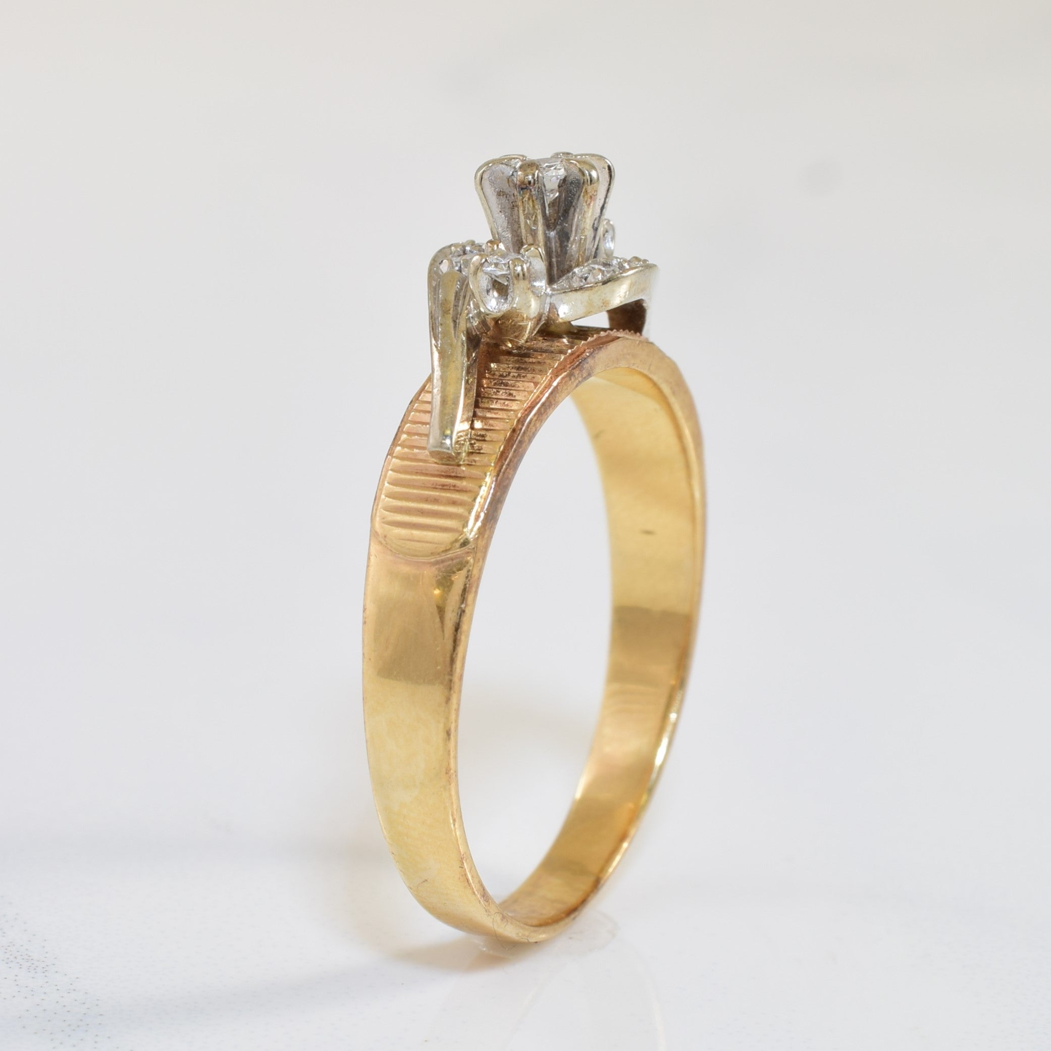 Diamond Wave Ring | 0.12ctw | SZ 9.75 |