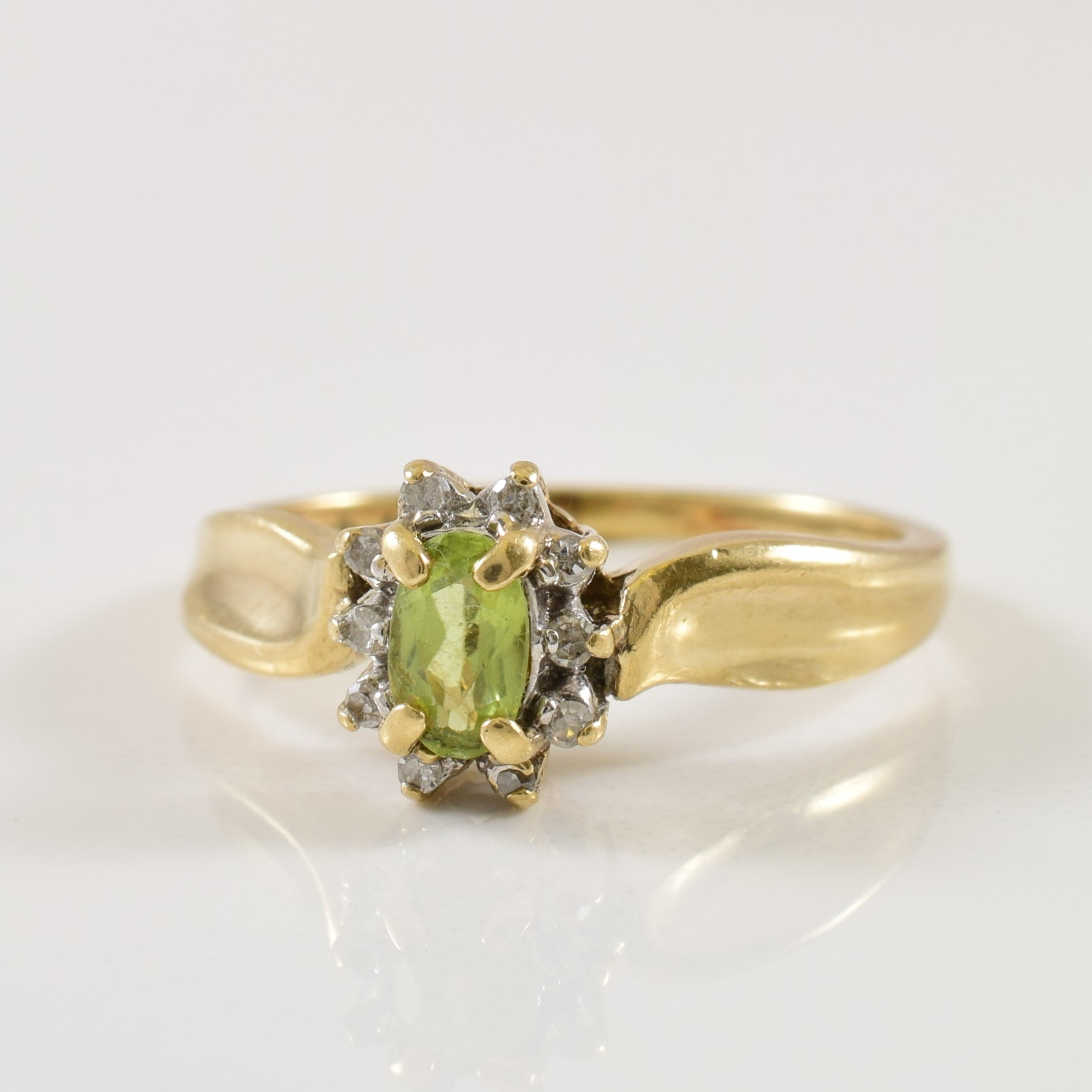 Peridot & Diamond Halo Ring | 0.25ct, 0.08ctw | SZ 4.5 |