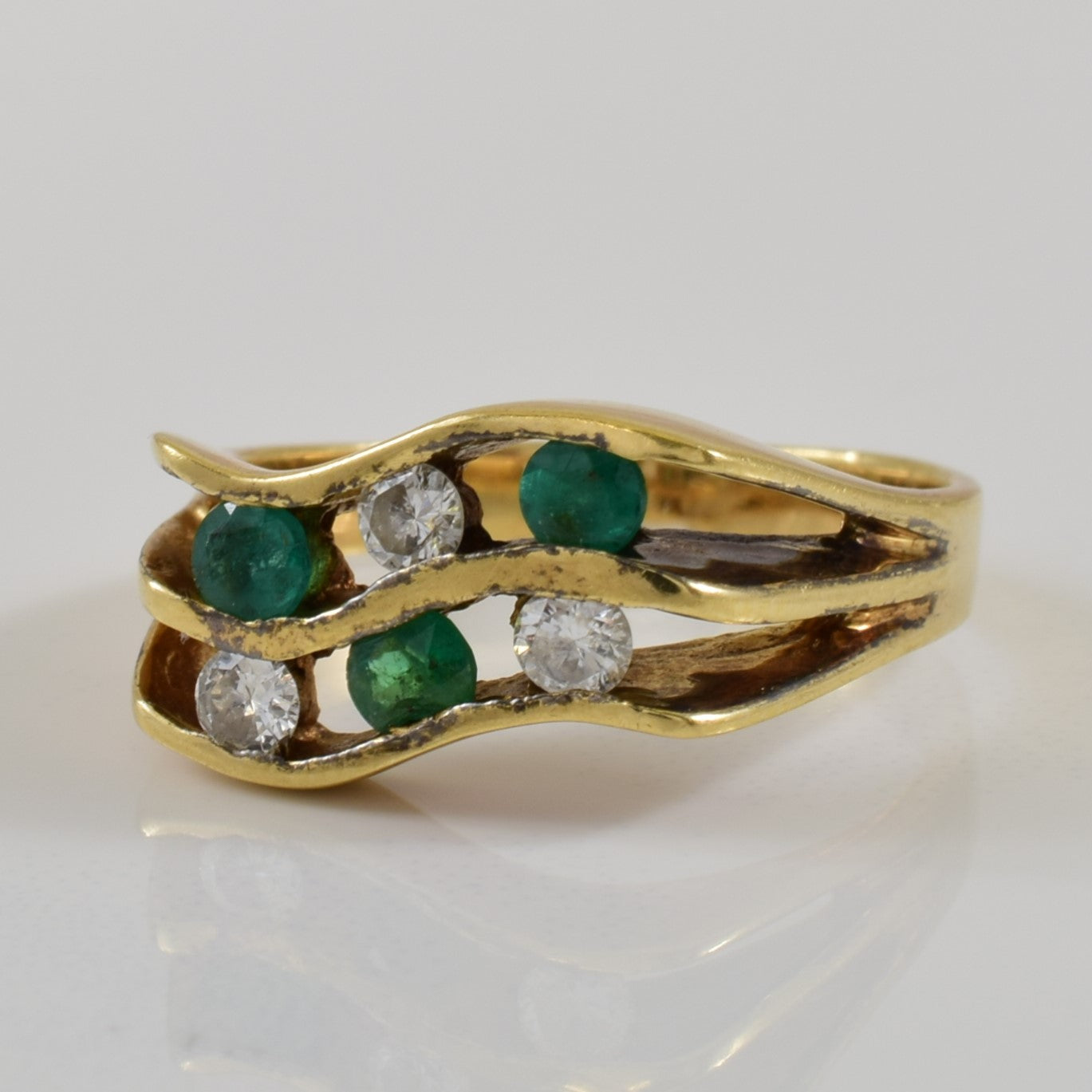 Emerald & Diamond Wave Ring | 0.27ctw, 0.15ctw | SZ 5.75 |