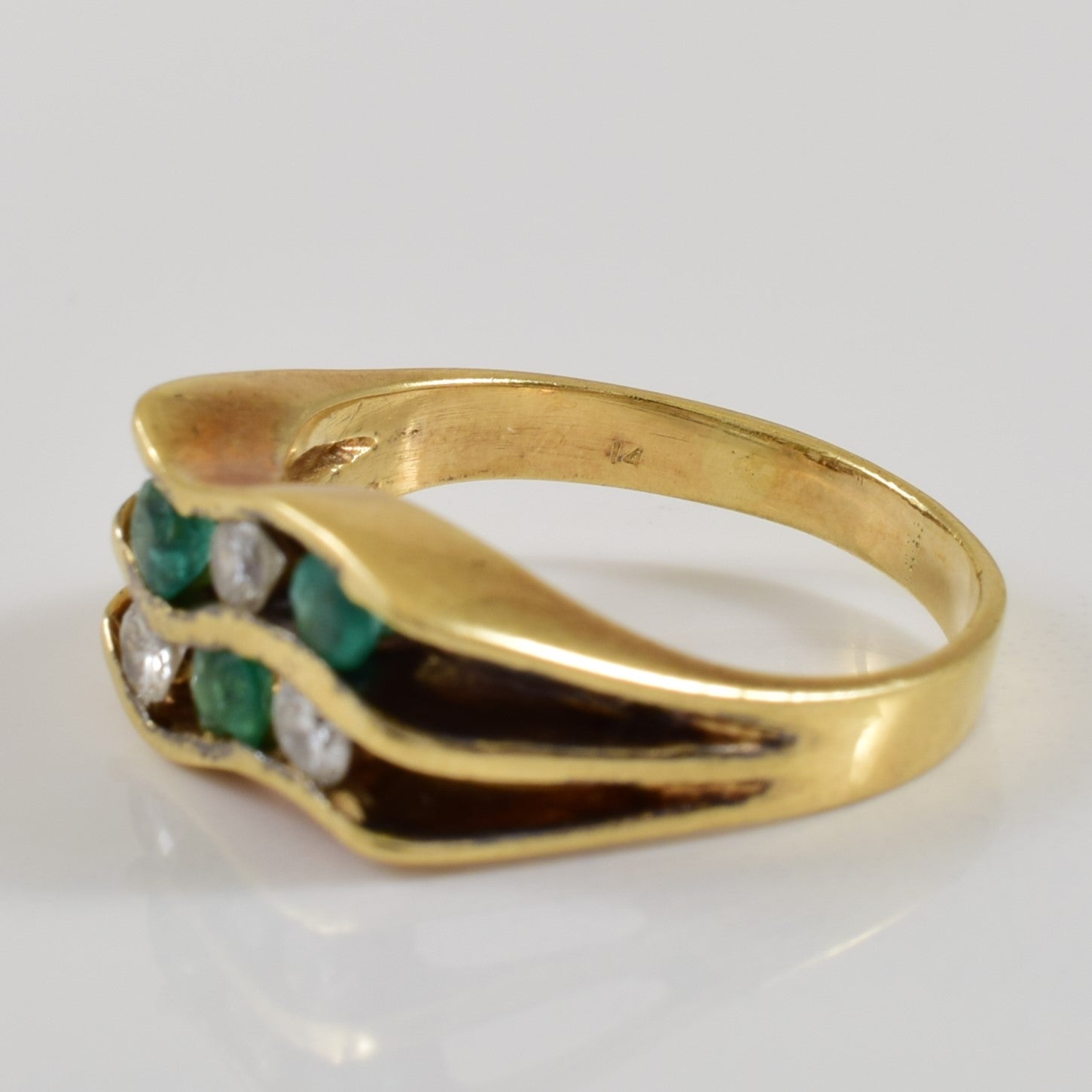 Emerald & Diamond Wave Ring | 0.27ctw, 0.15ctw | SZ 5.75 |