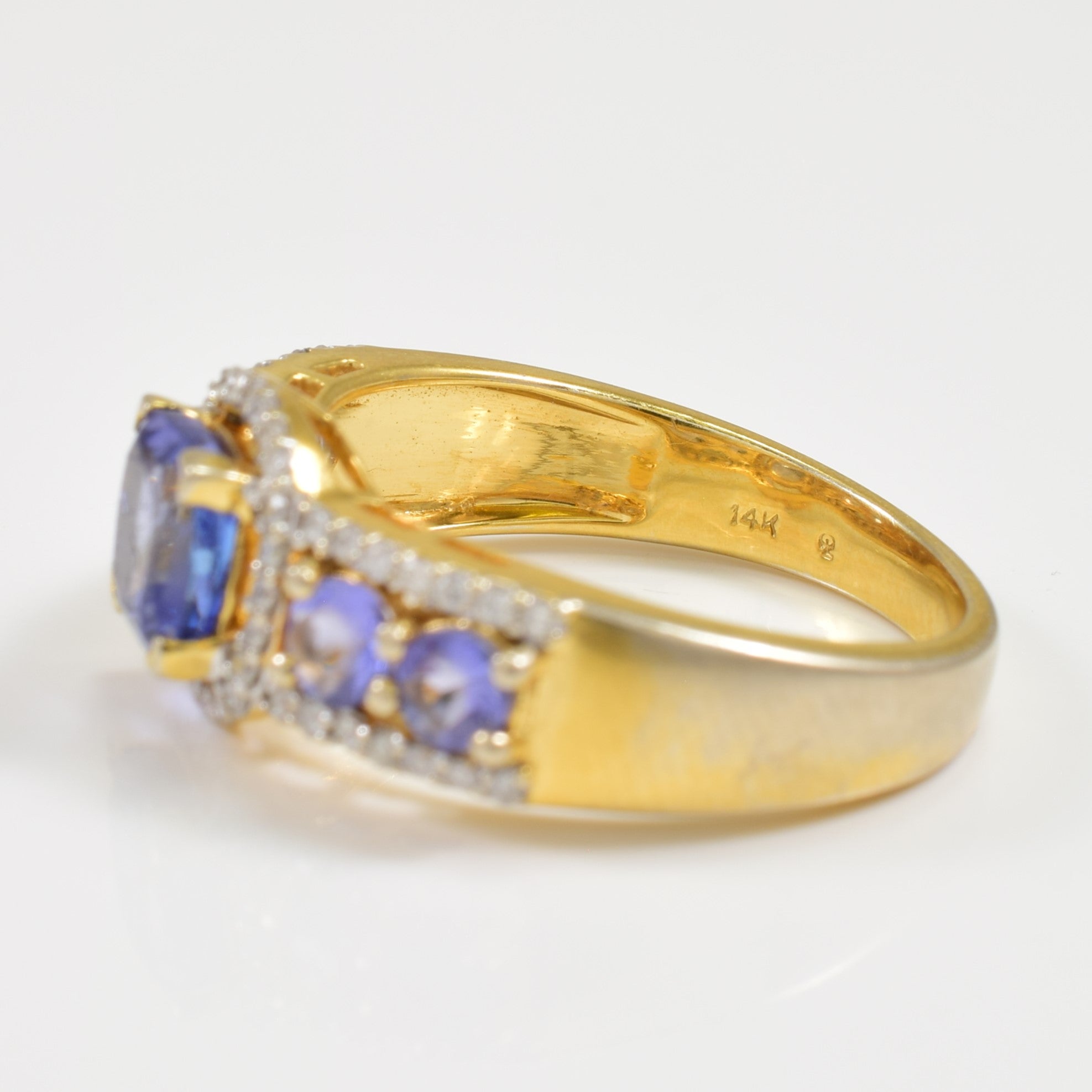 Tanzanite & Diamond Ring | 1.80ctw | SZ 9 |