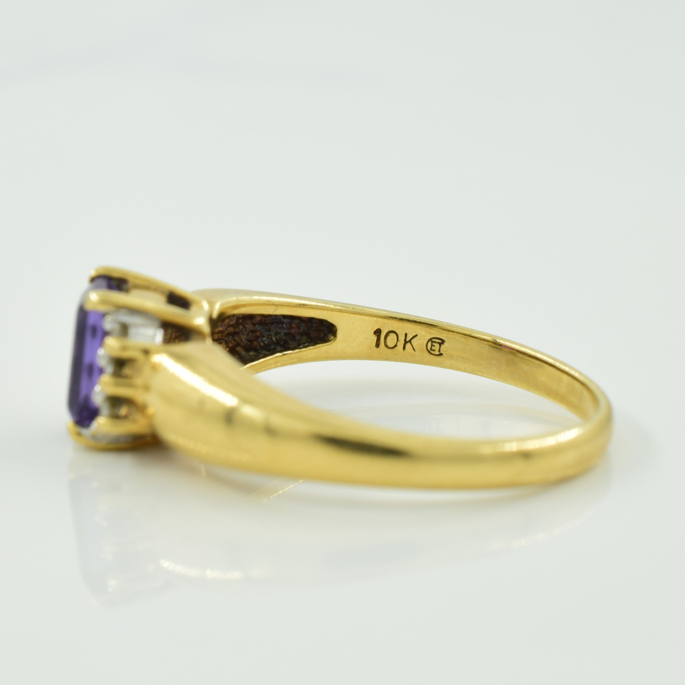 Amethyst & Diamond Ring | 0.40ct, 0.06ctw | SZ 6 |