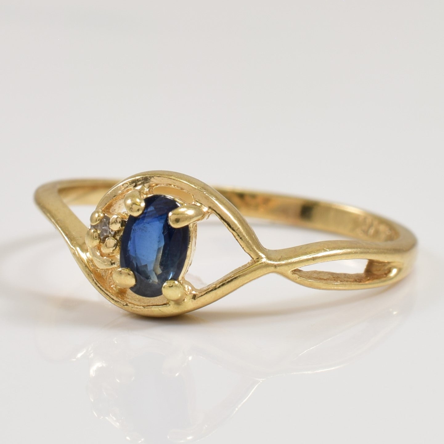 Sapphire & Diamond Ring | 0.23ct, 0.01ct | SZ 6 |