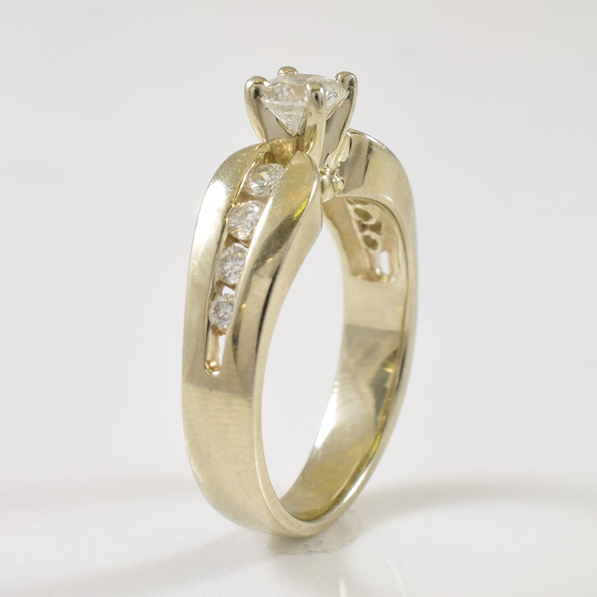Tapered Diamond Ring | 0.61ctw | SZ 6.5 |