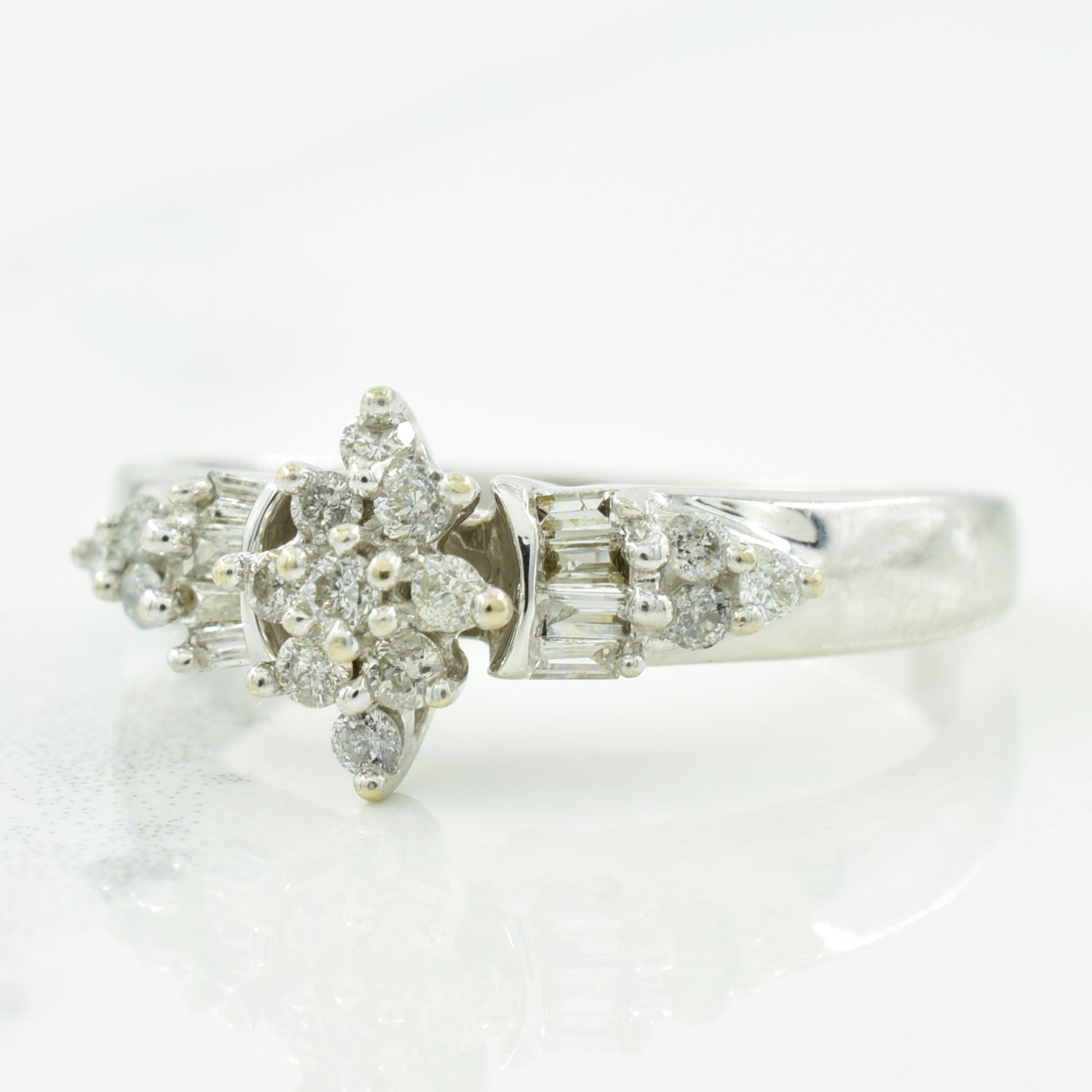Diamond Ring | 0.19ctw | SZ 5.5 |