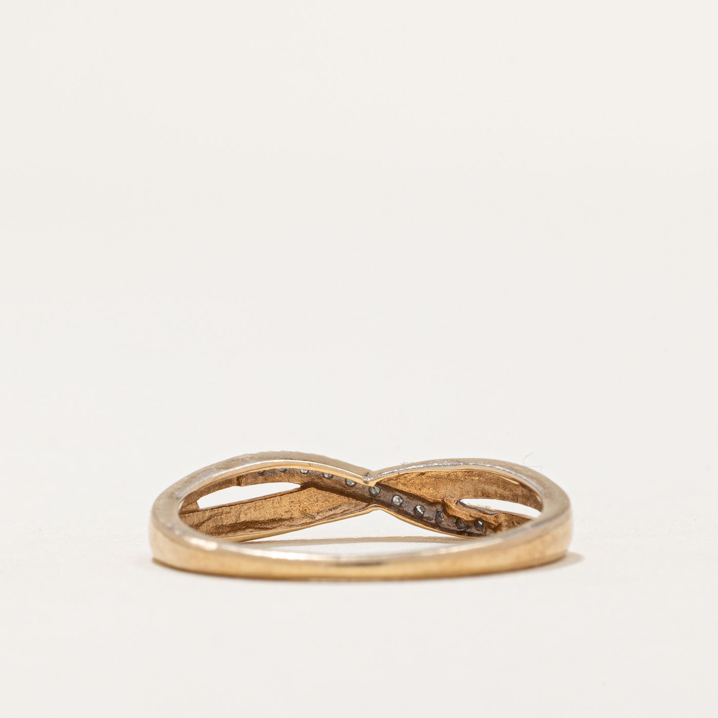 Diamond Crossover Ring | 0.05ctw | SZ 6.75 |