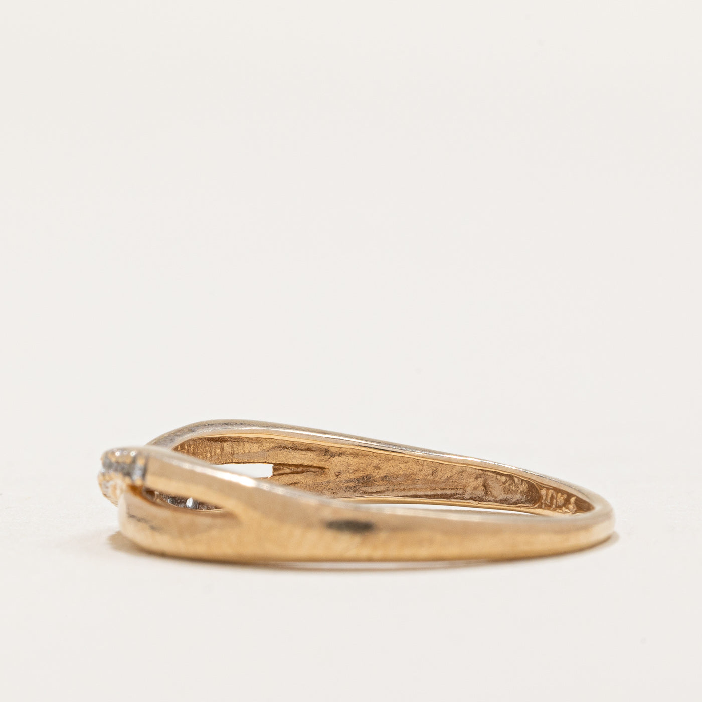 Diamond Crossover Ring | 0.05ctw | SZ 6.75 |